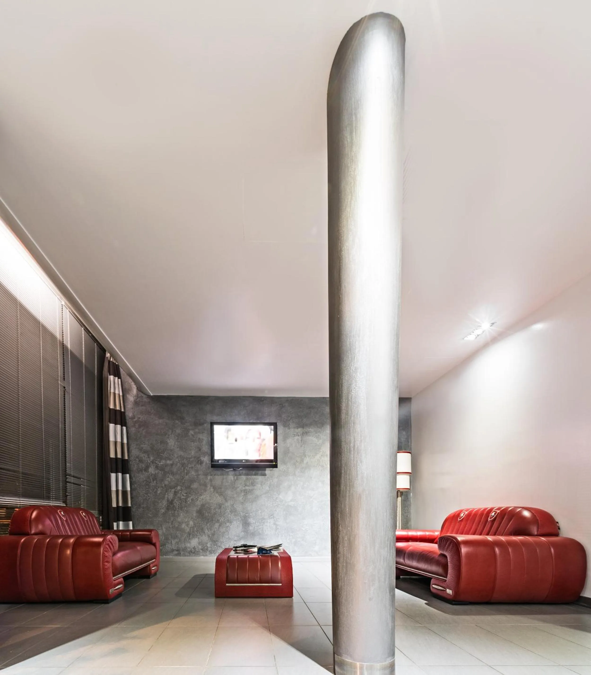 TV and multimedia in Daytona Business Hotel