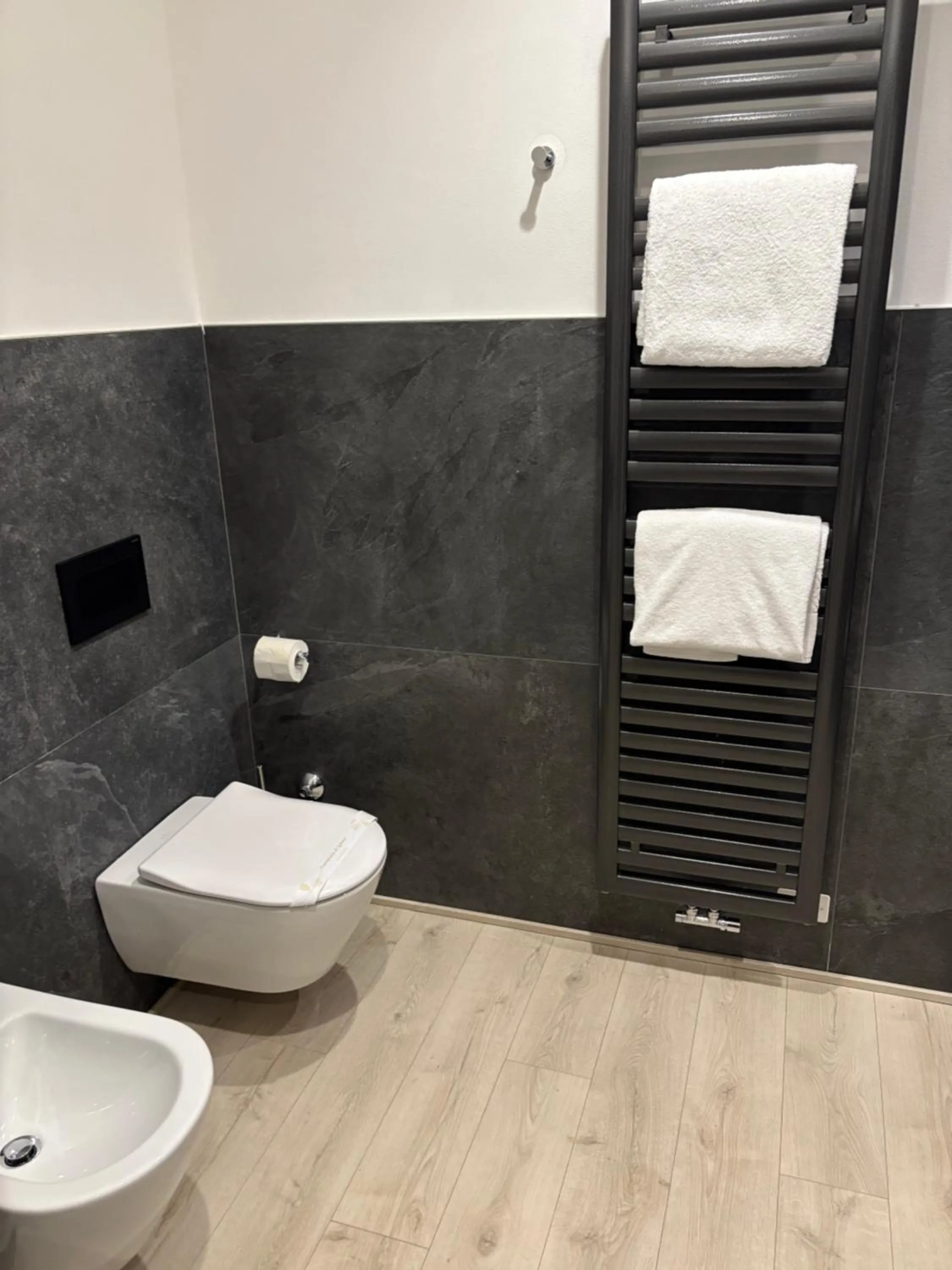 Bathroom in Albergo Cappello e Cadore