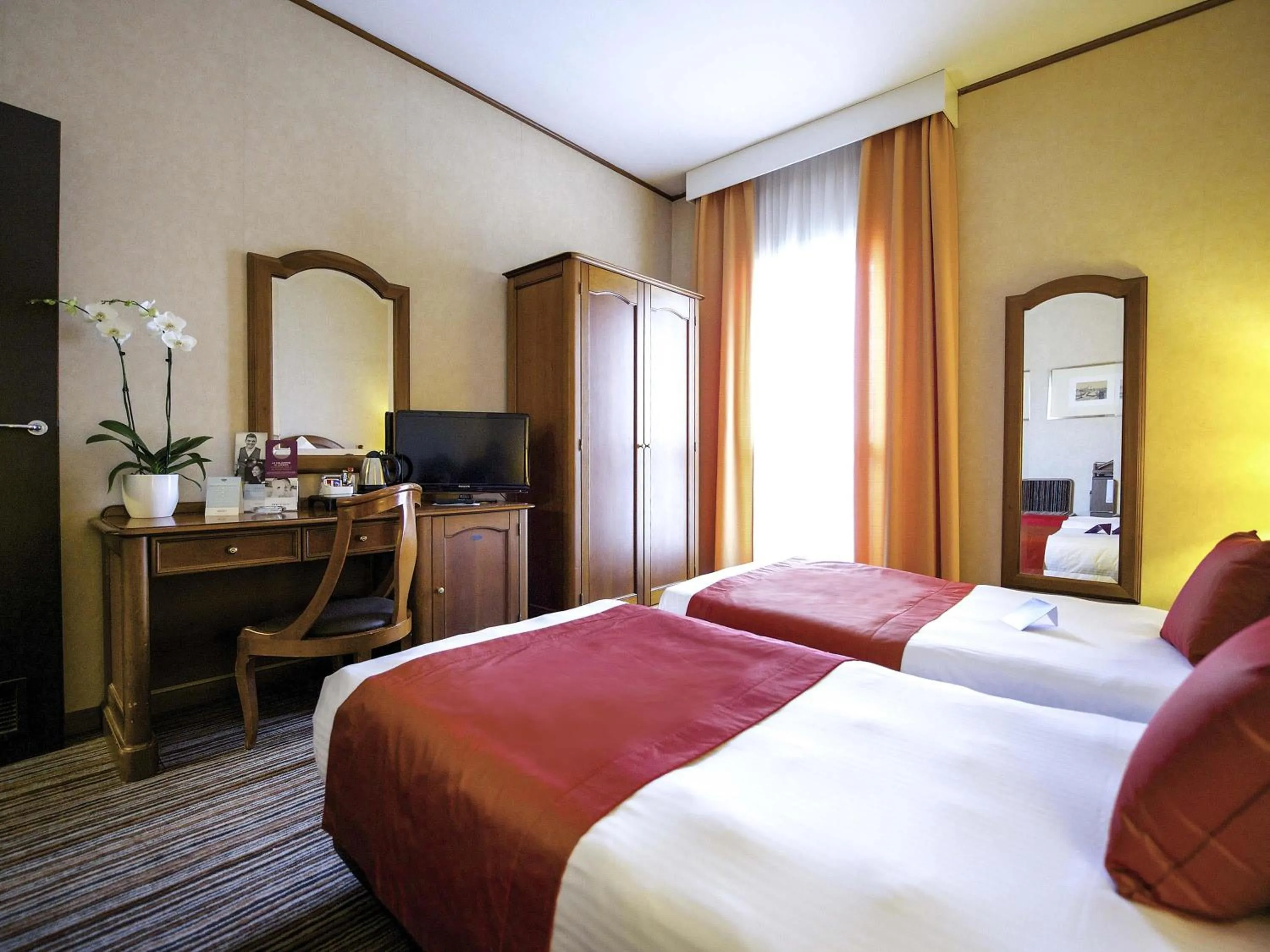 Bedroom, Bed in Mercure Bologna Centro