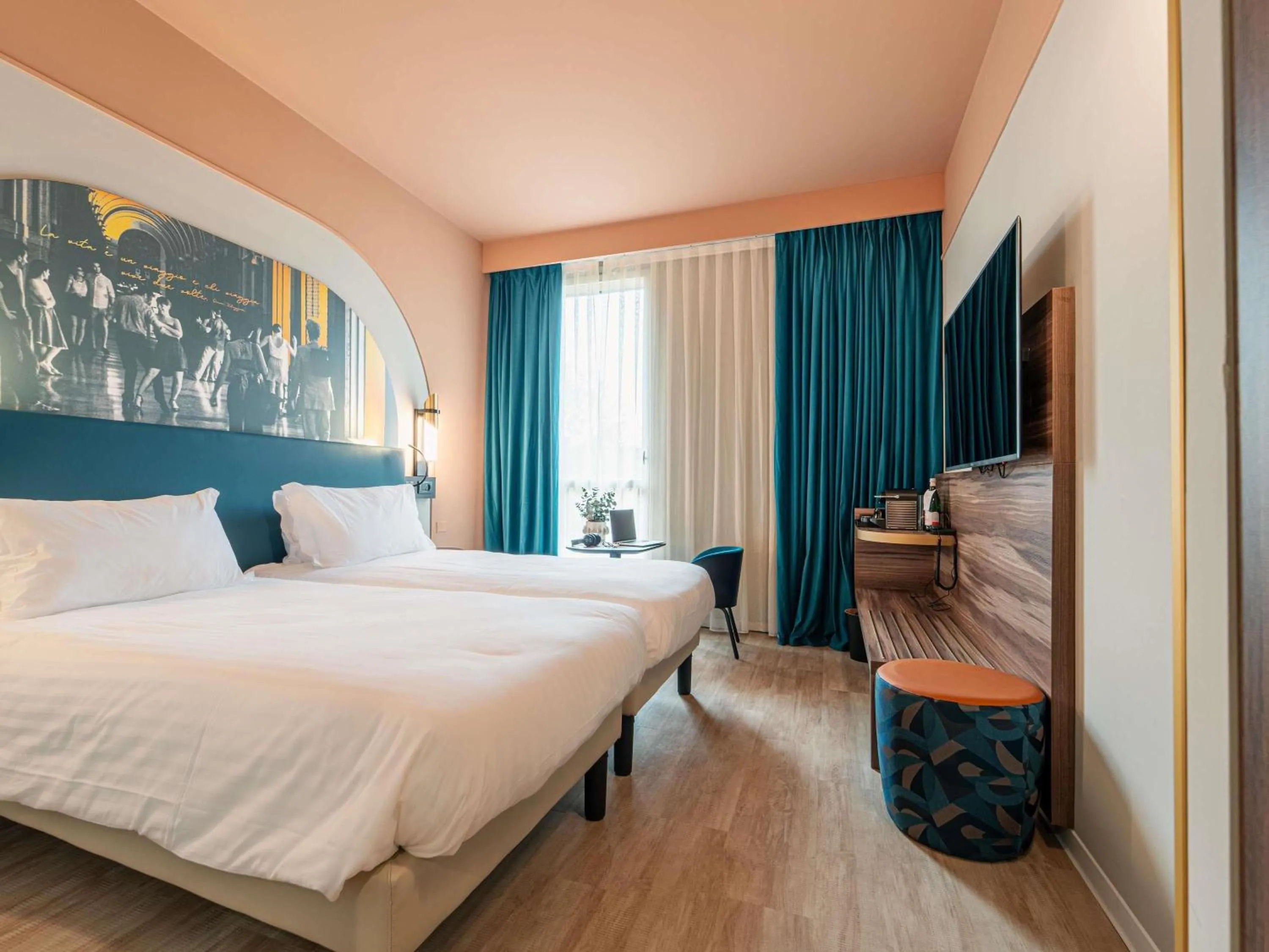 Bedroom, Bed in Mercure Bologna Centro