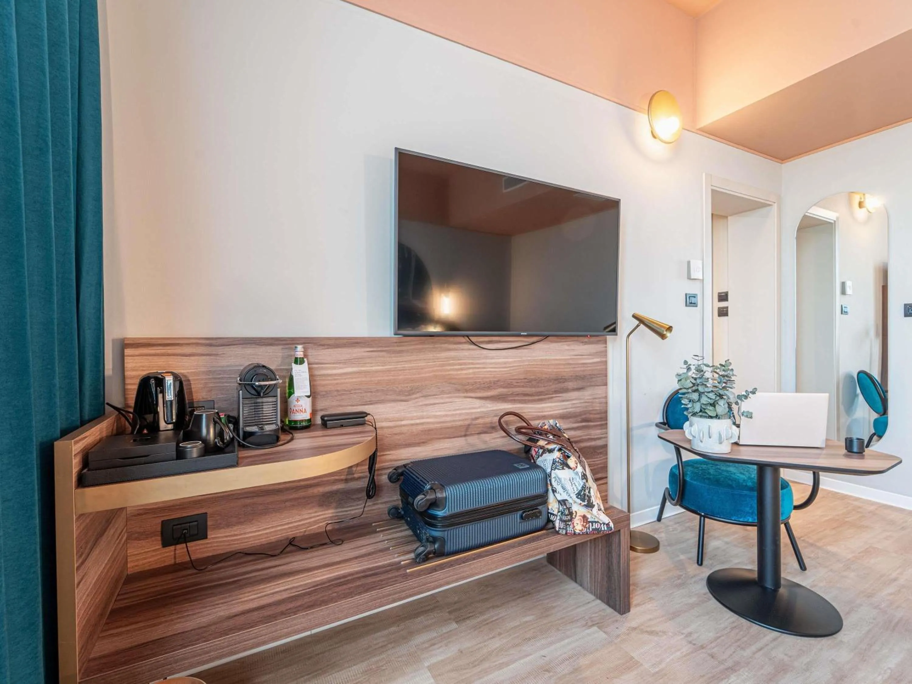 Bedroom in Mercure Bologna Centro