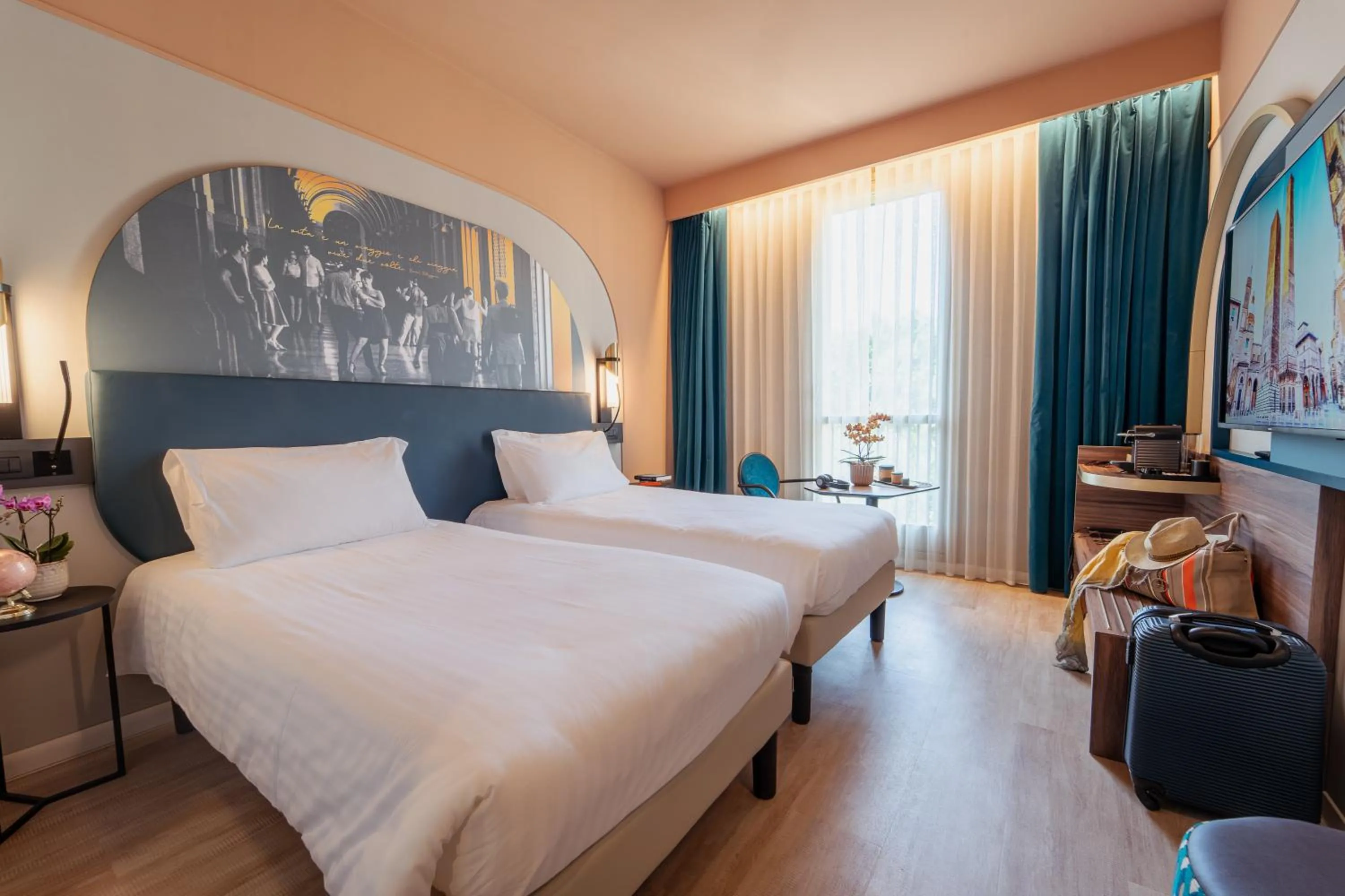 Bedroom, Bed in Mercure Bologna Centro