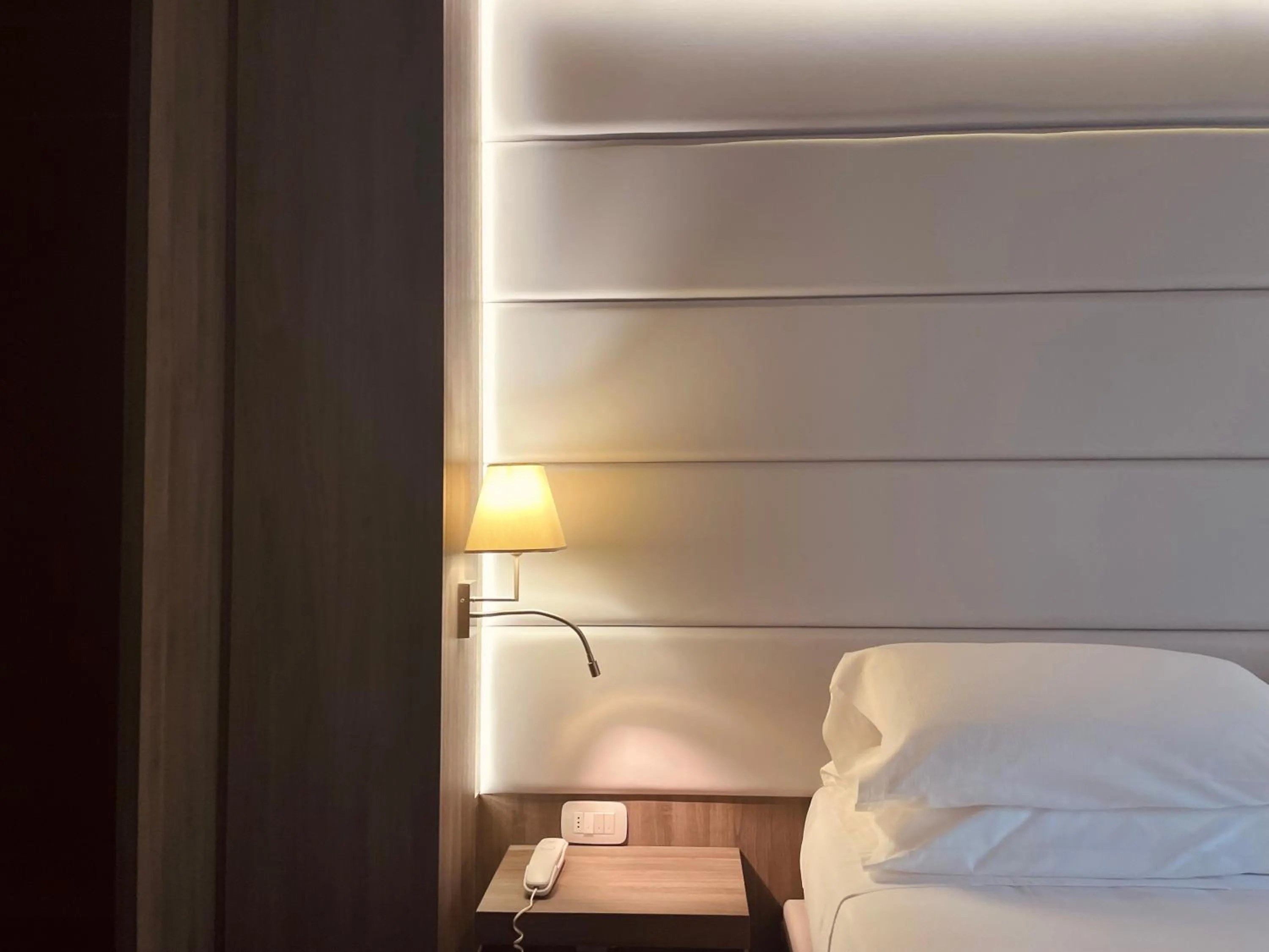 Bed in Hotel Santacroce Meeting