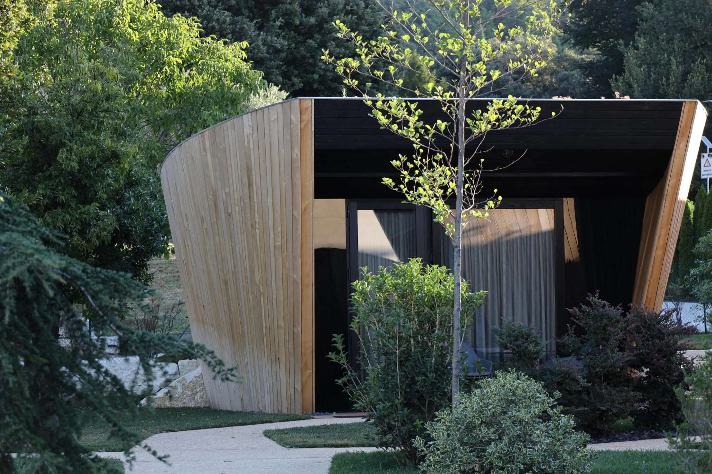 Property building in Roggia dei Cedri