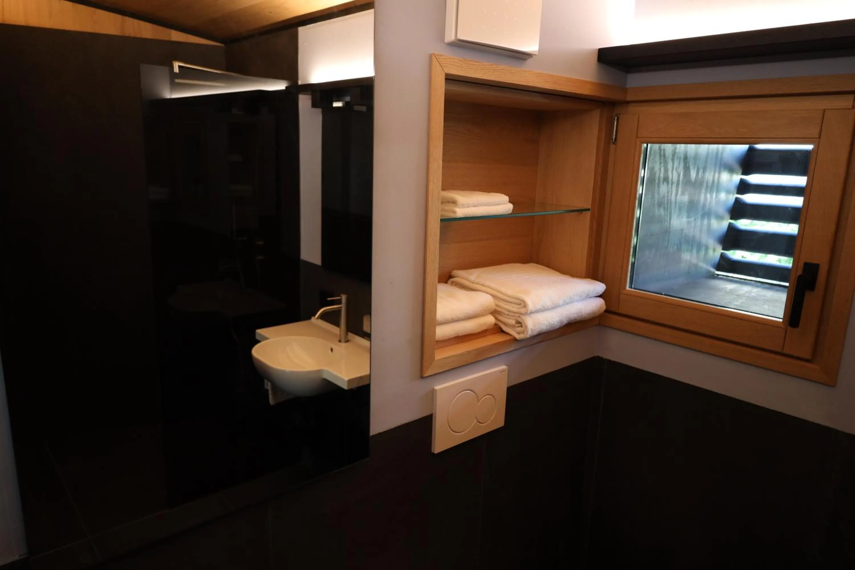 Bathroom, Bed in Roggia dei Cedri