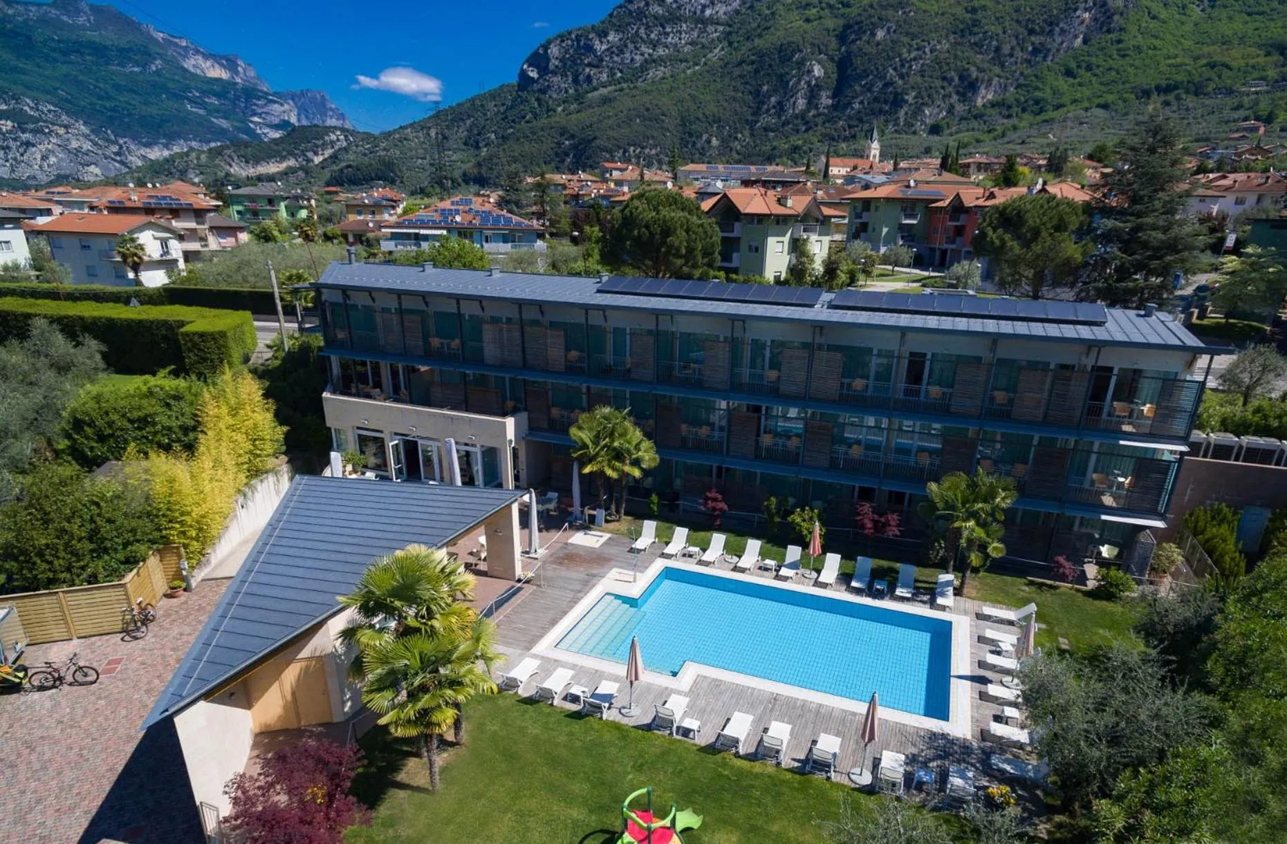 Garden view in Park Hotel Il Vigneto