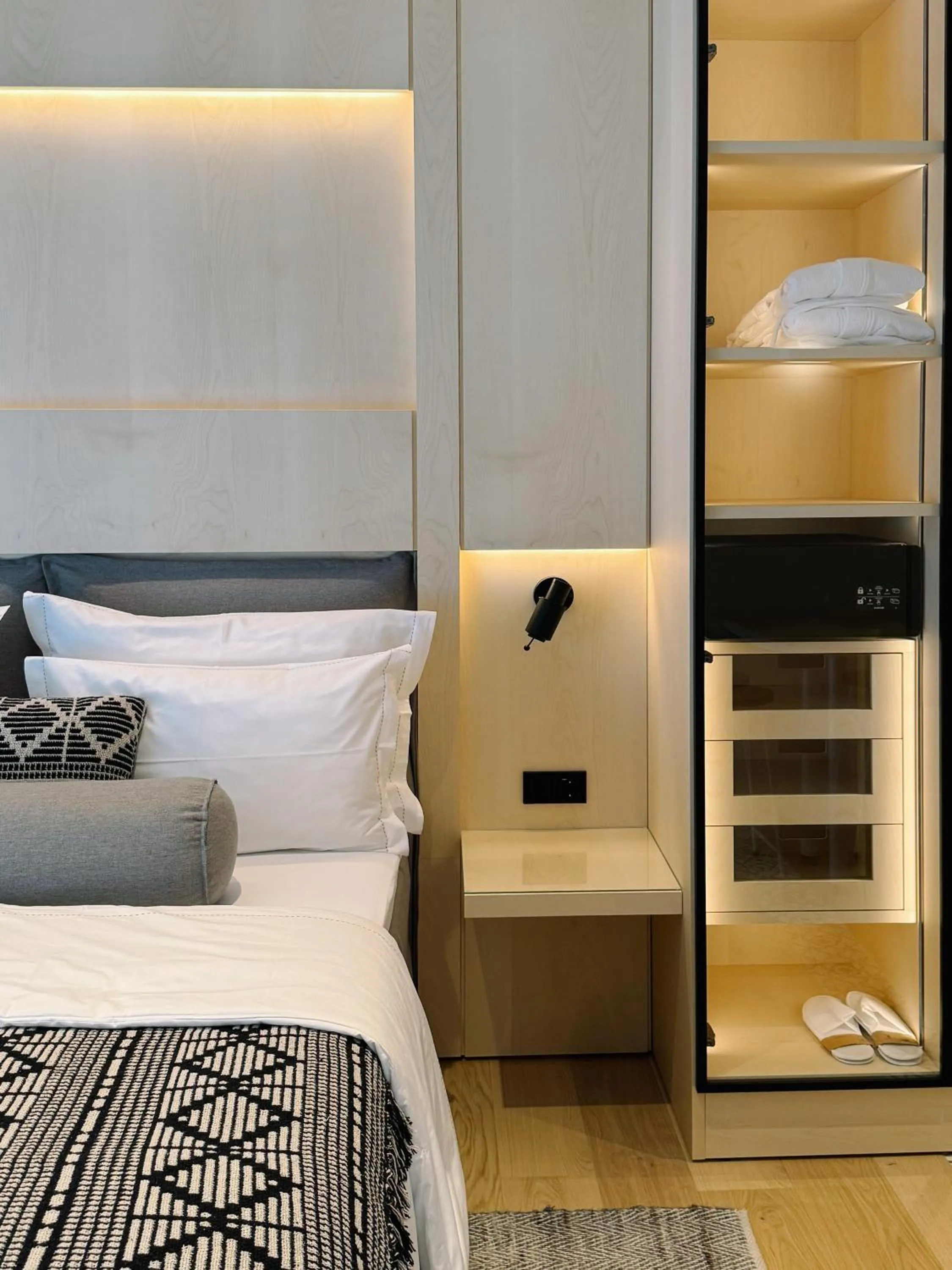 Bed in Mr(s)STiL Design Apartments