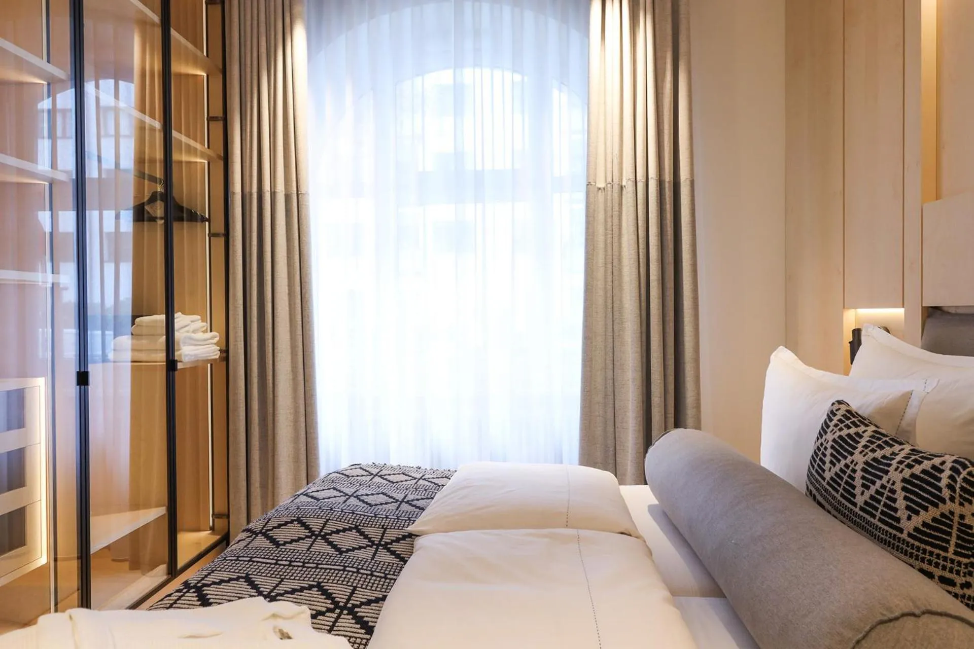 Bed in Mr(s)STiL Design Apartments