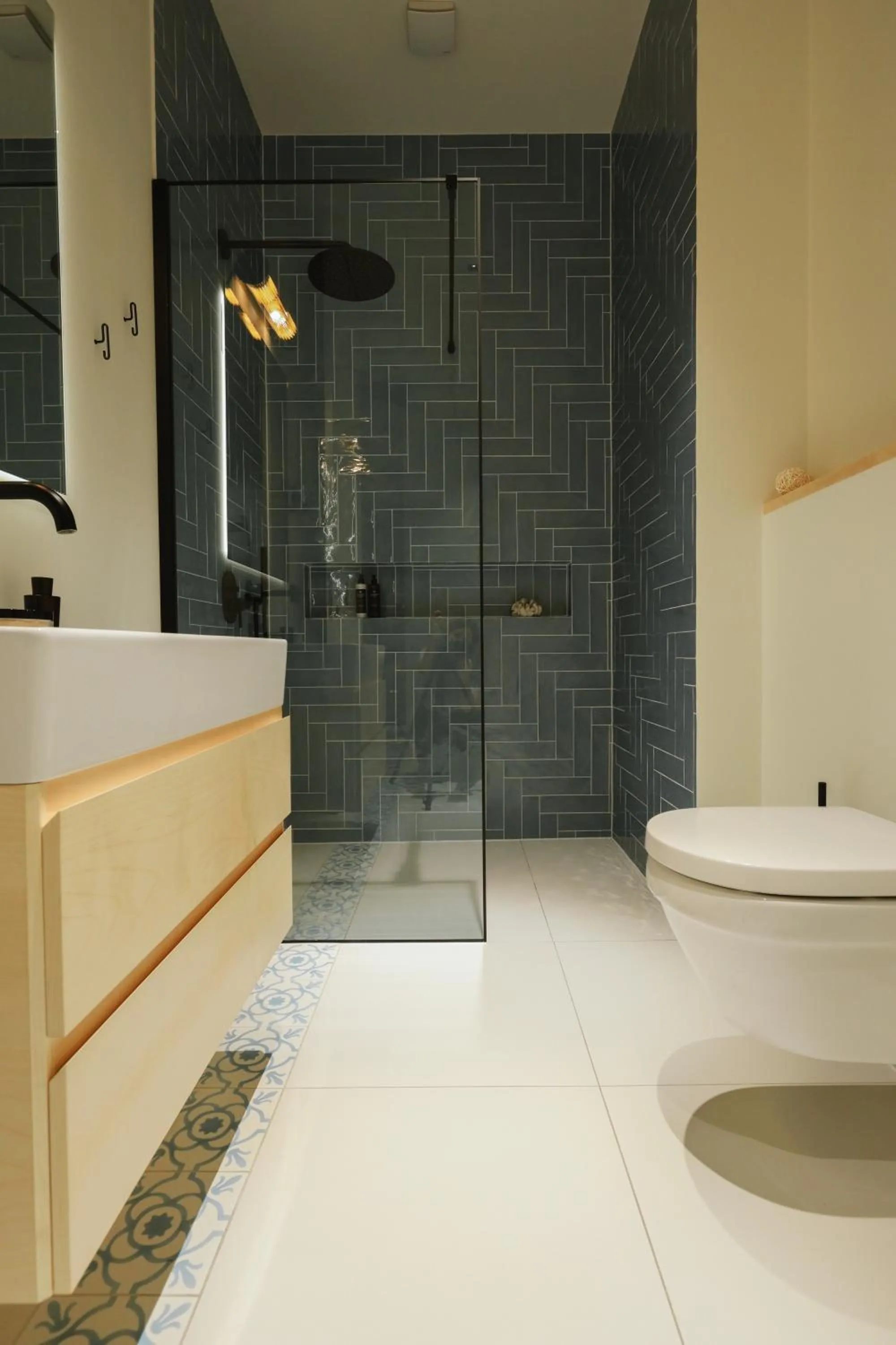 Shower in Mr(s)STiL Design Apartments