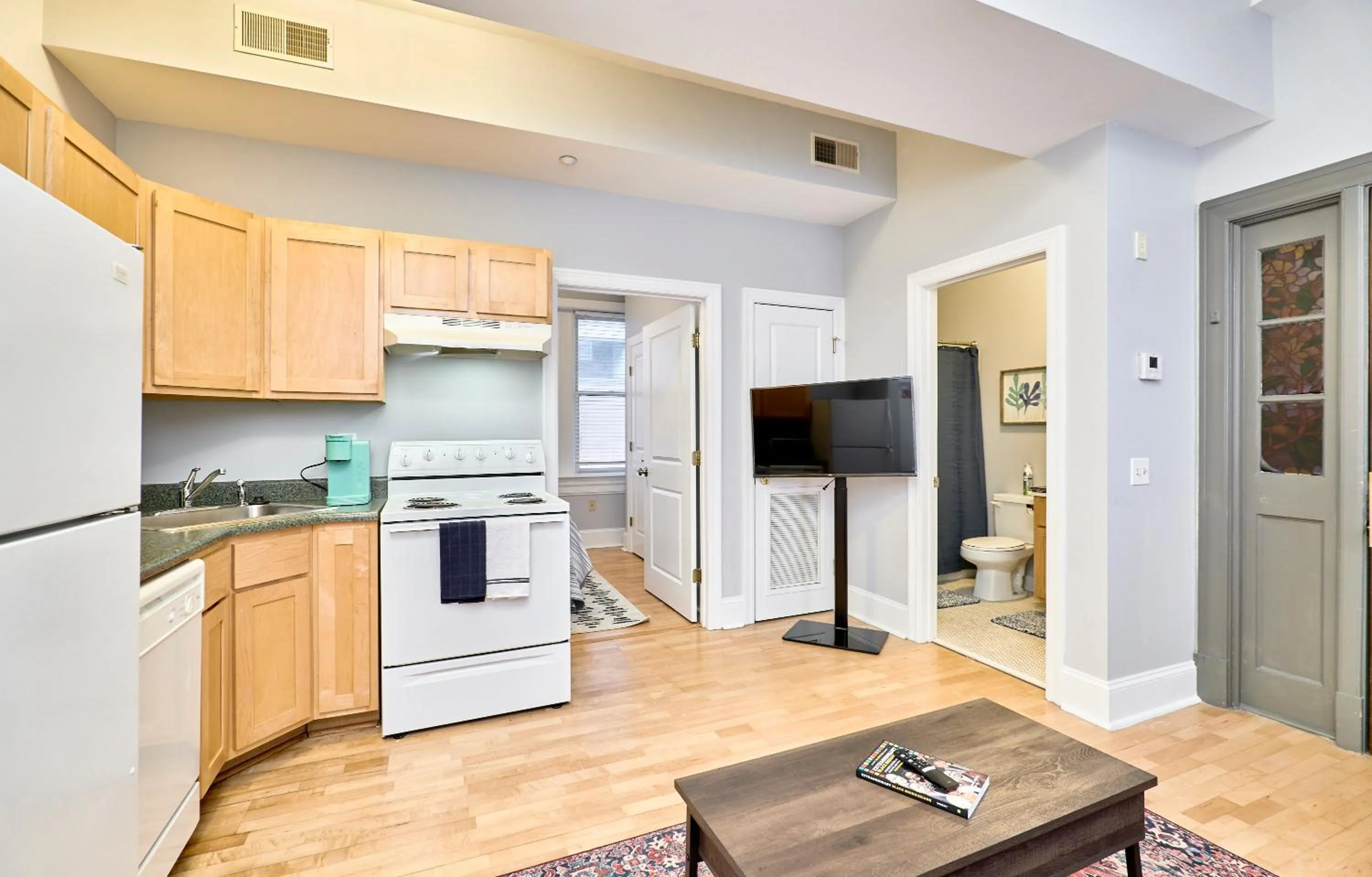 TV and multimedia in WhiteHouse at Grand Central