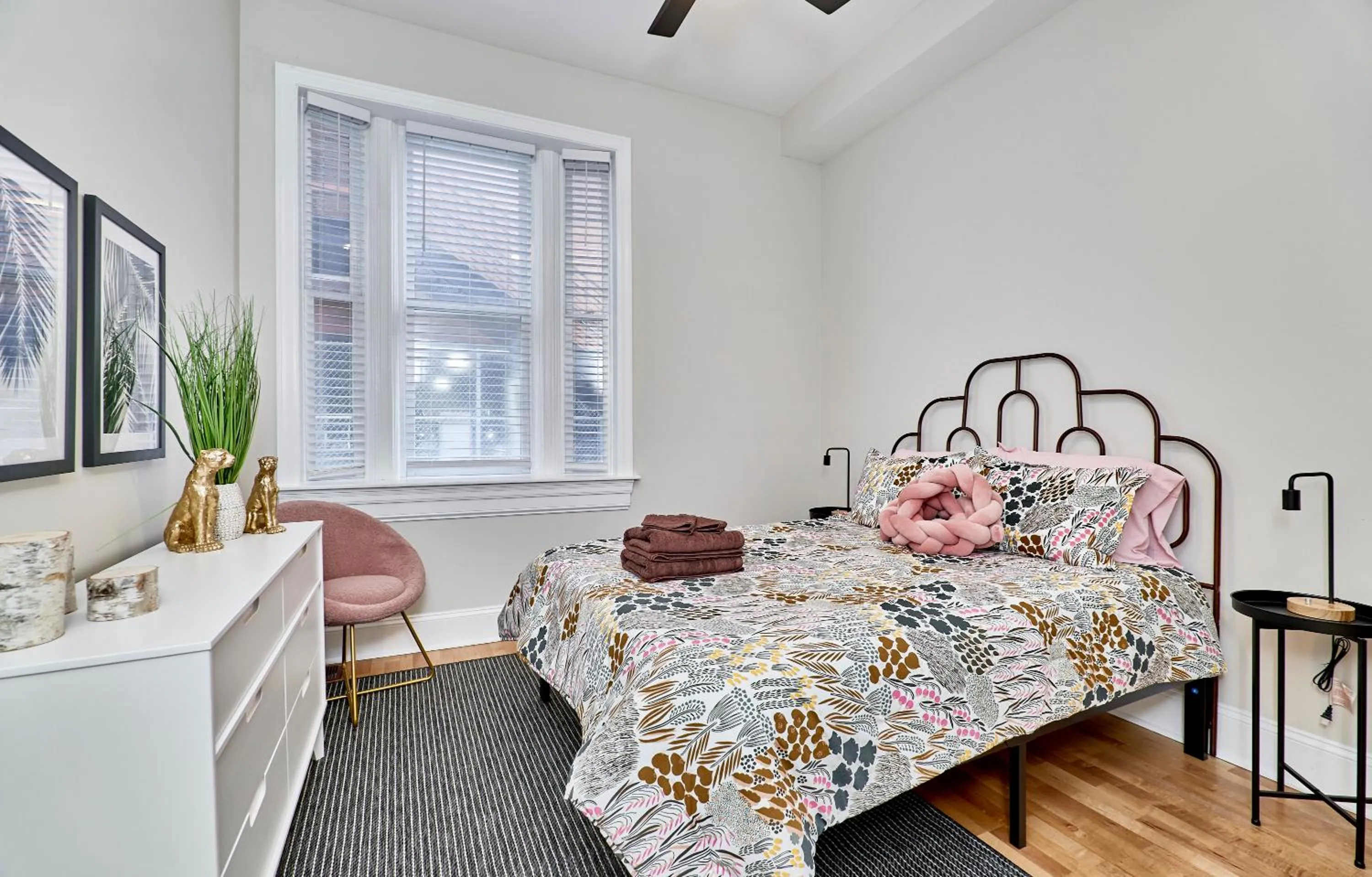 Bed in WhiteHouse at Grand Central