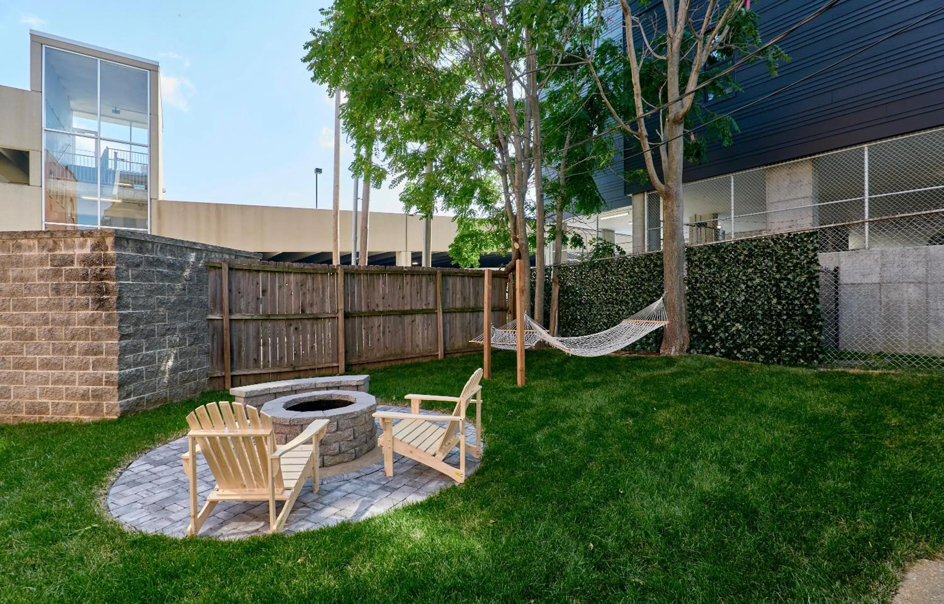 Property building in WhiteHouse at Grand Central