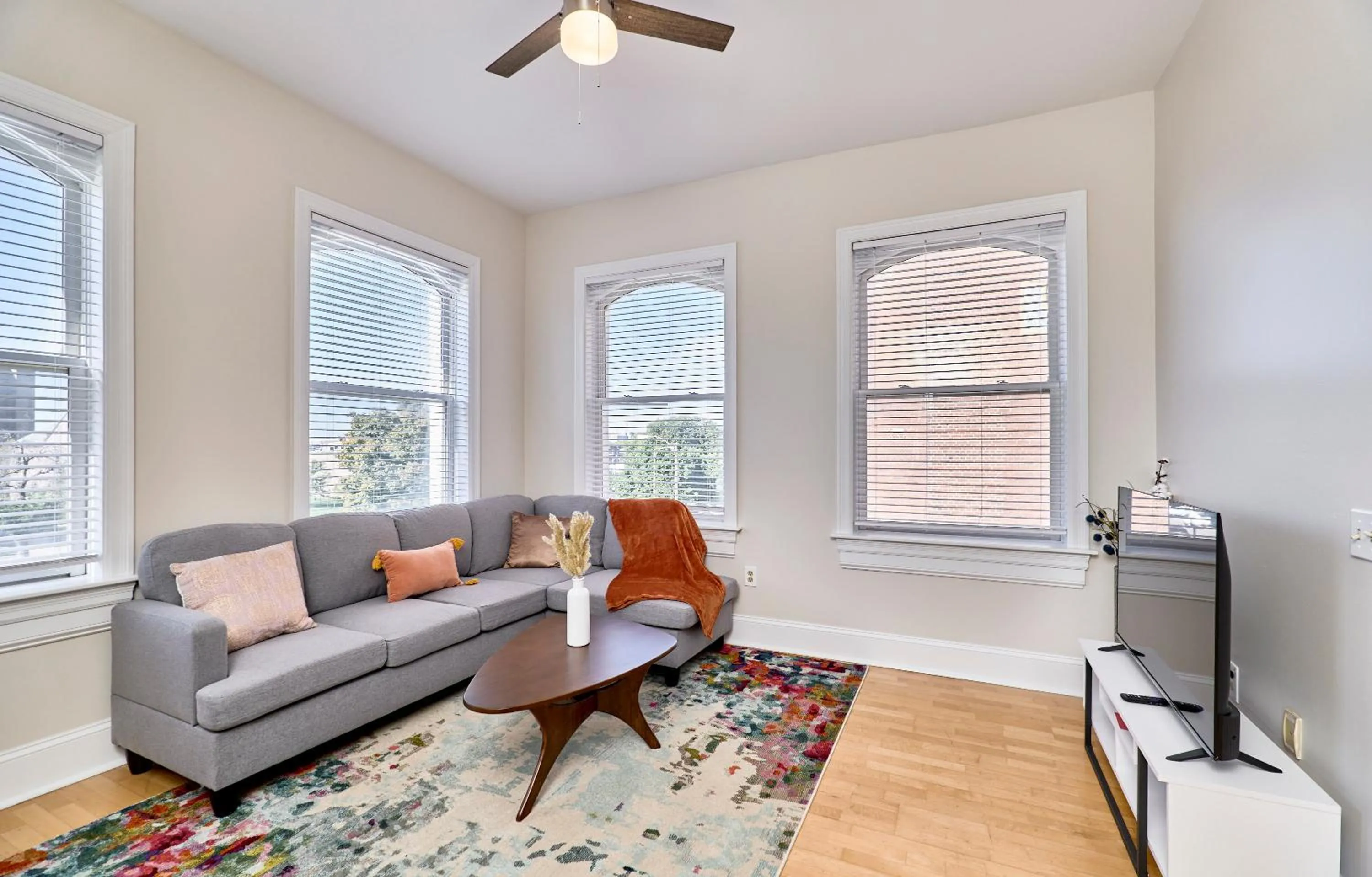 TV and multimedia in WhiteHouse at Grand Central