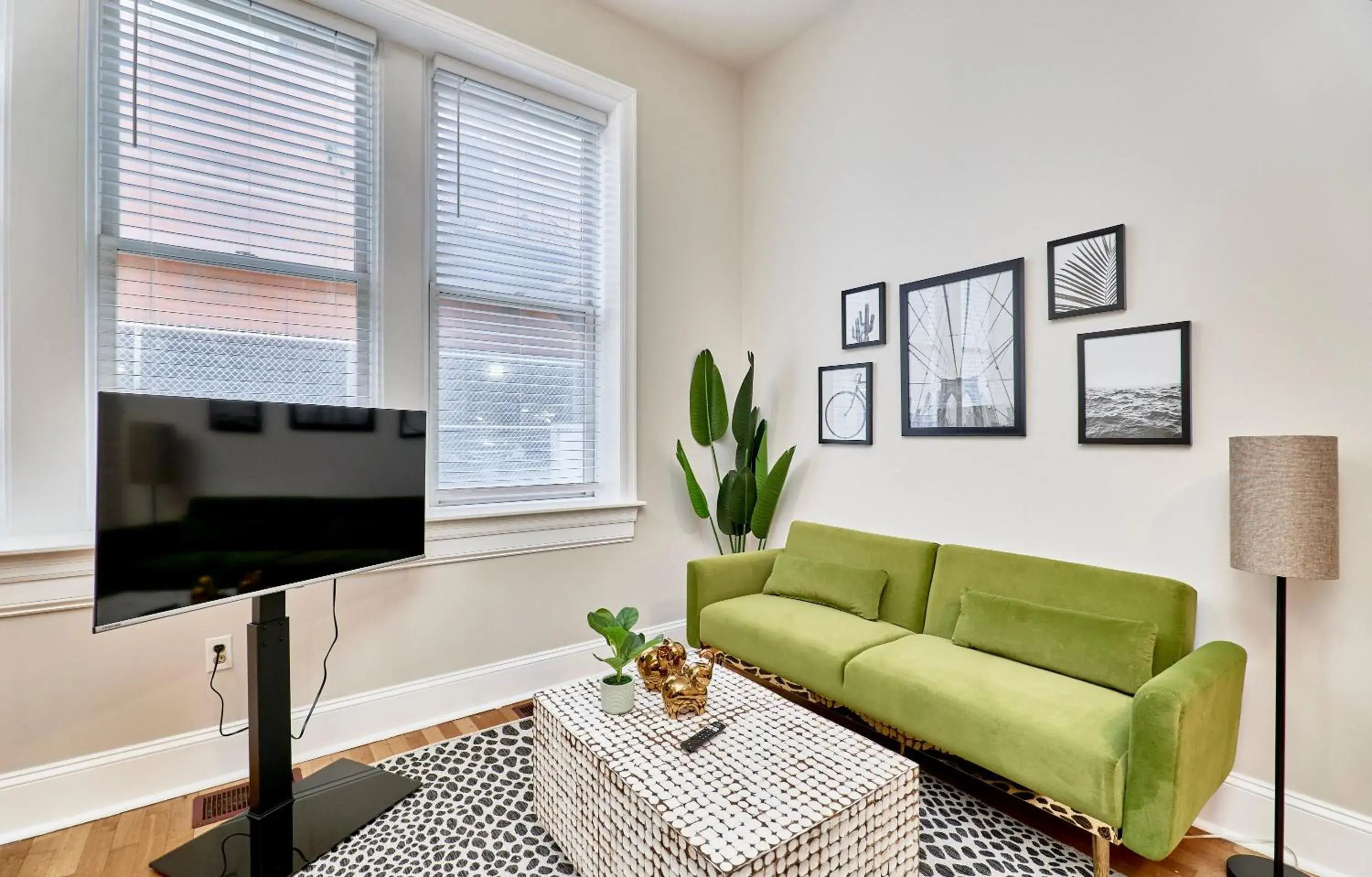 Apartment with Garden View in WhiteHouse at Grand Central Apartment with Garden View in WhiteHouse at Grand Central