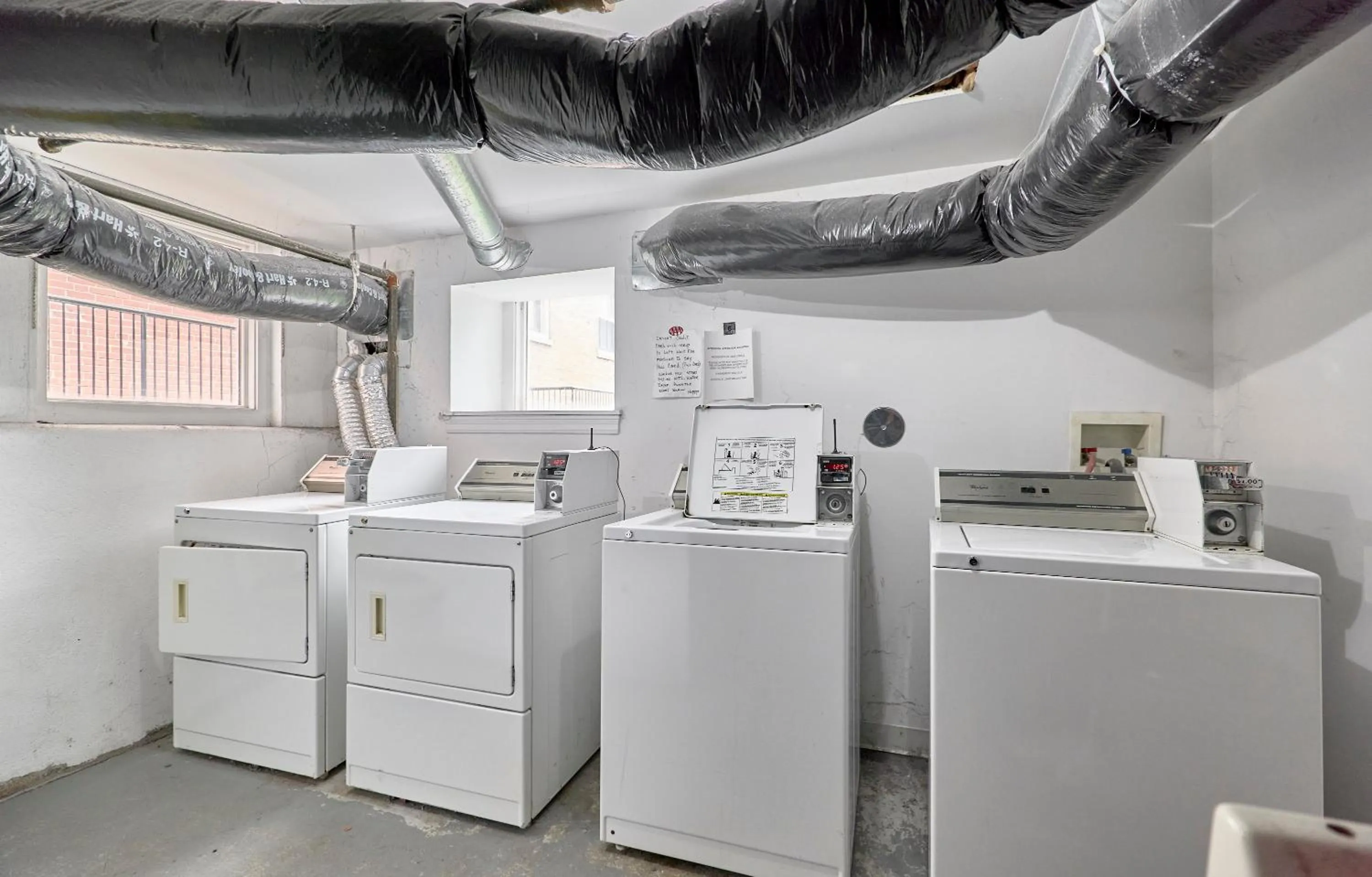 laundry in WhiteHouse at Grand Central