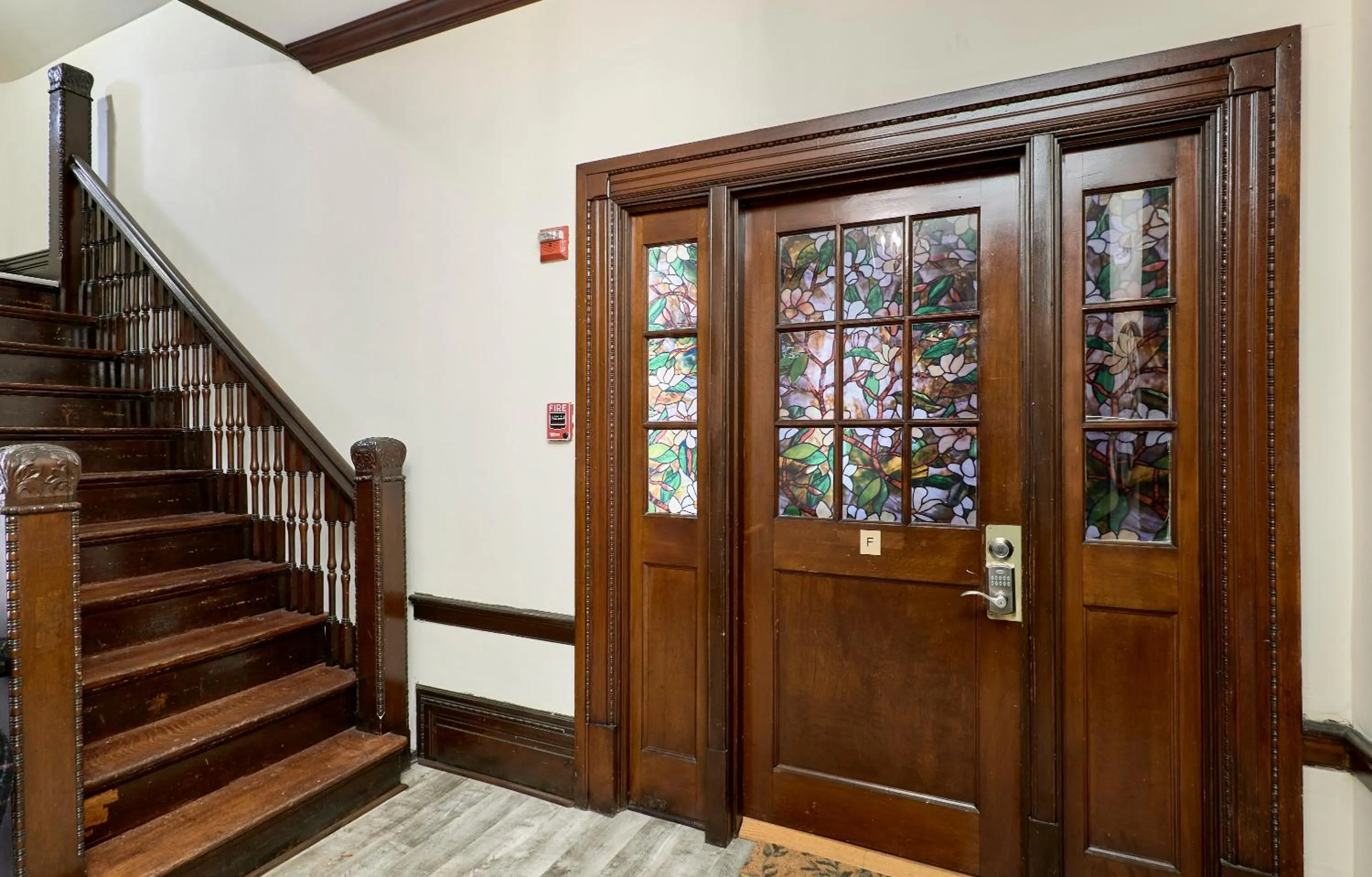 Facade/entrance in WhiteHouse at Grand Central