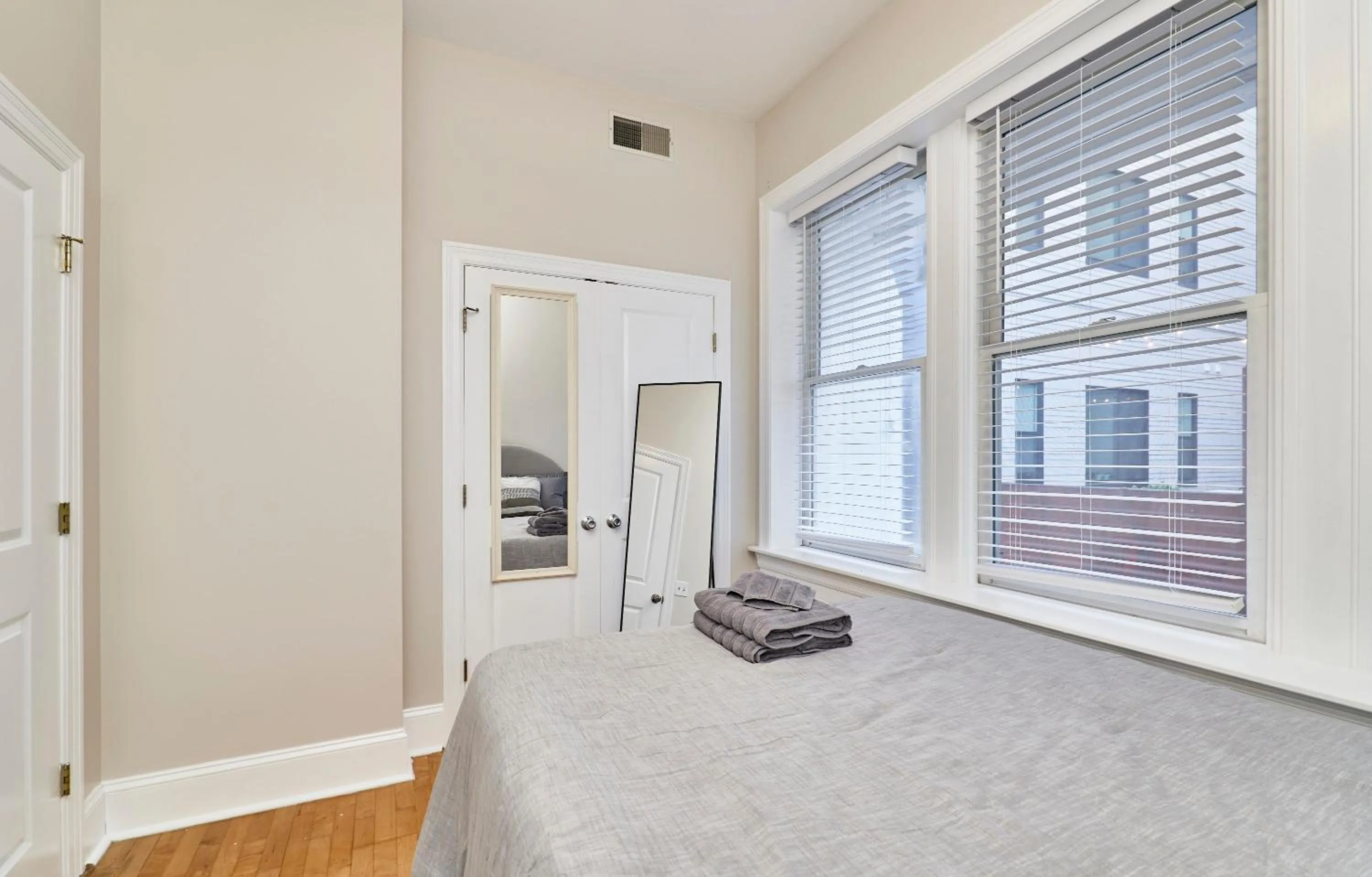 Bed in WhiteHouse at Grand Central