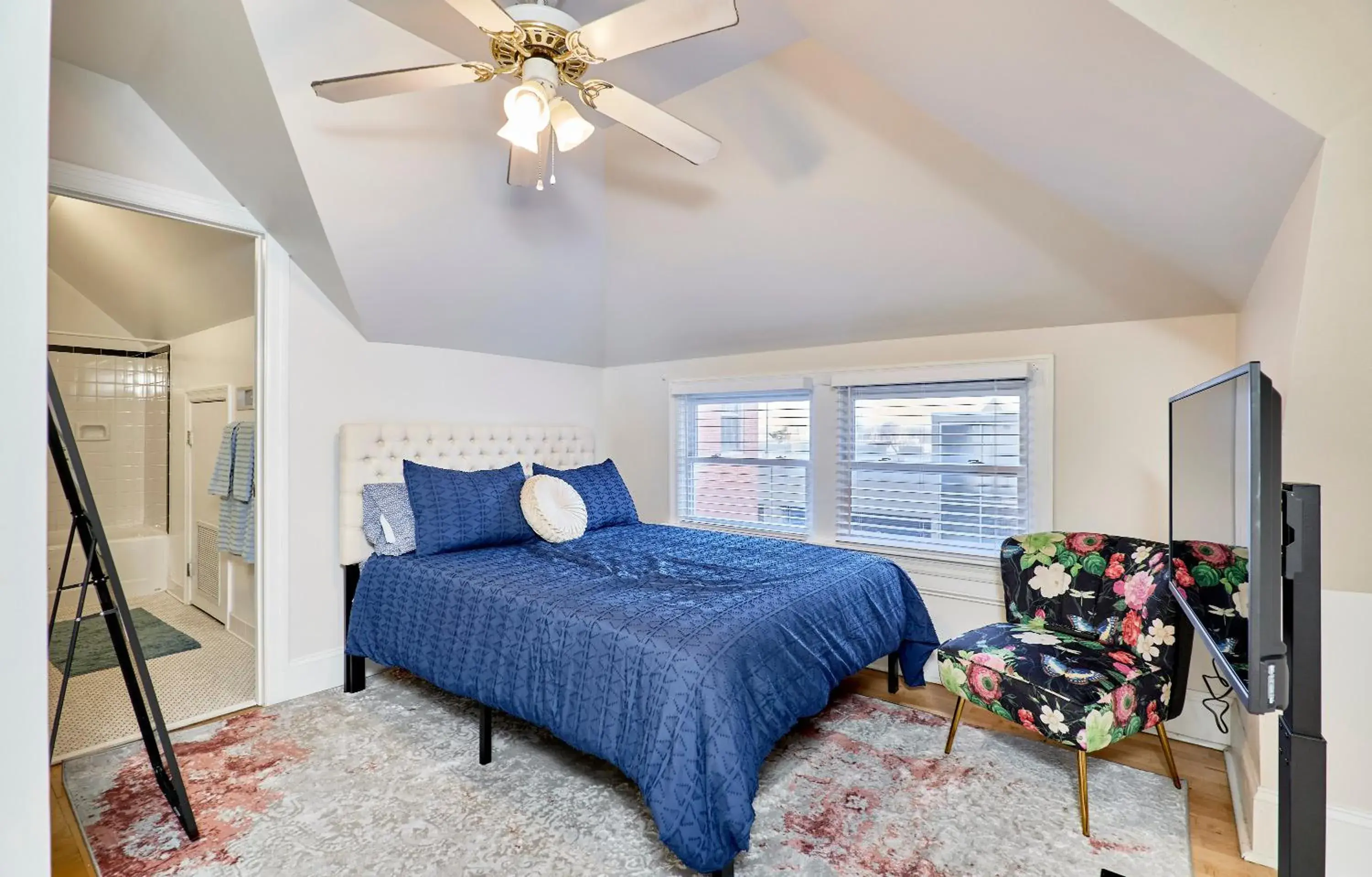 Studio in WhiteHouse at Grand Central Studio in WhiteHouse at Grand Central