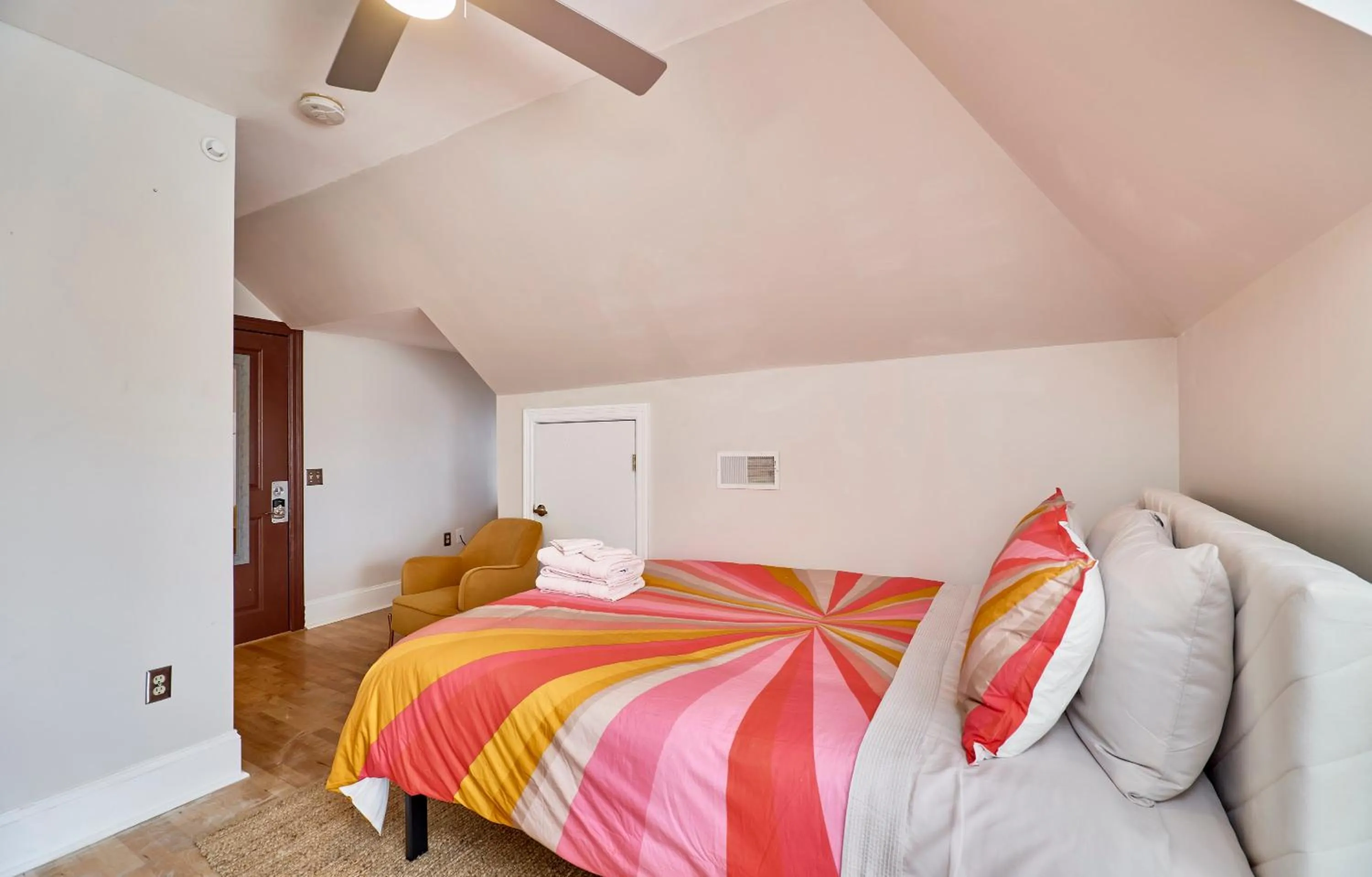 Bed in WhiteHouse at Grand Central