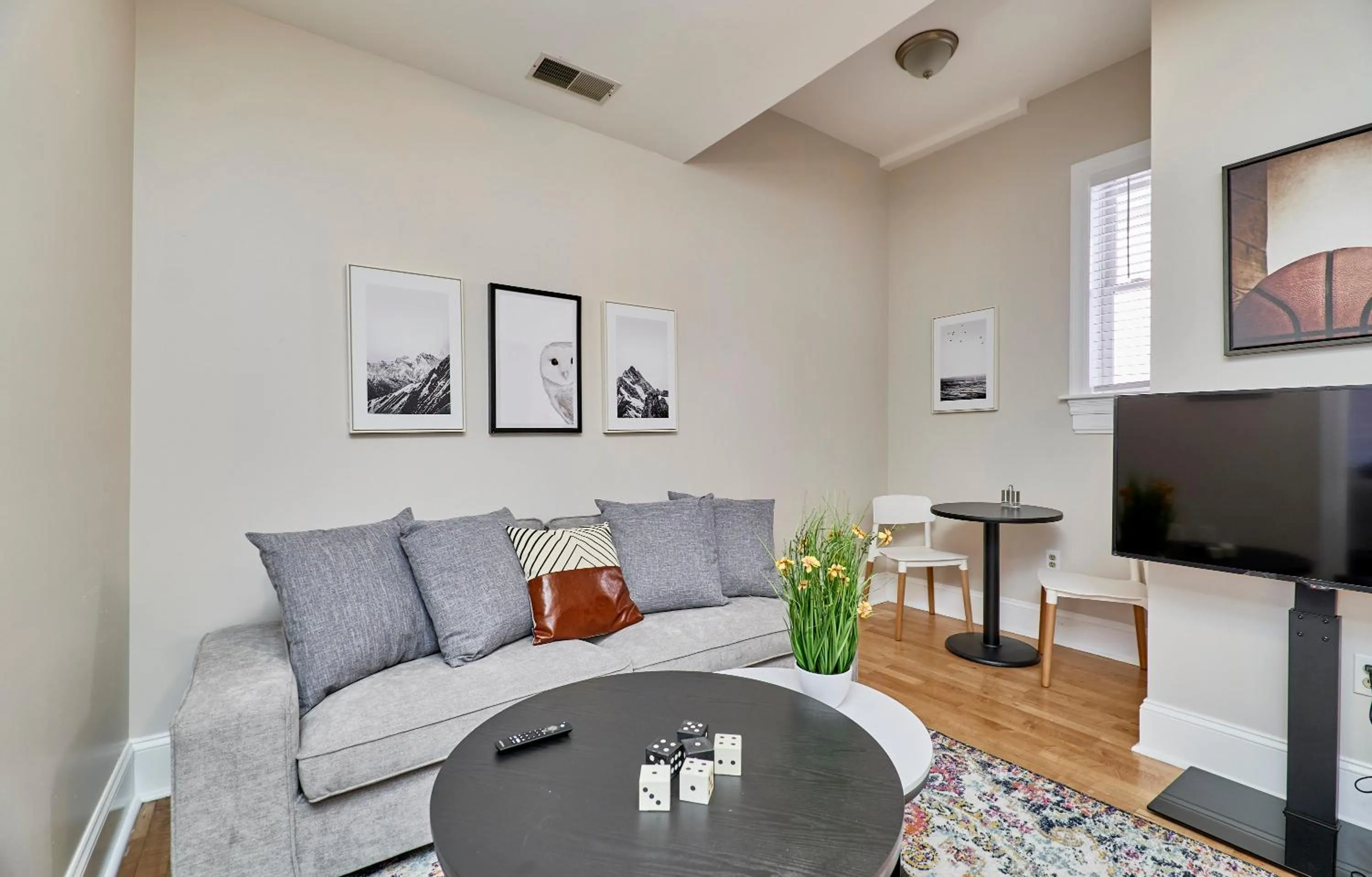 Living room in WhiteHouse at Grand Central