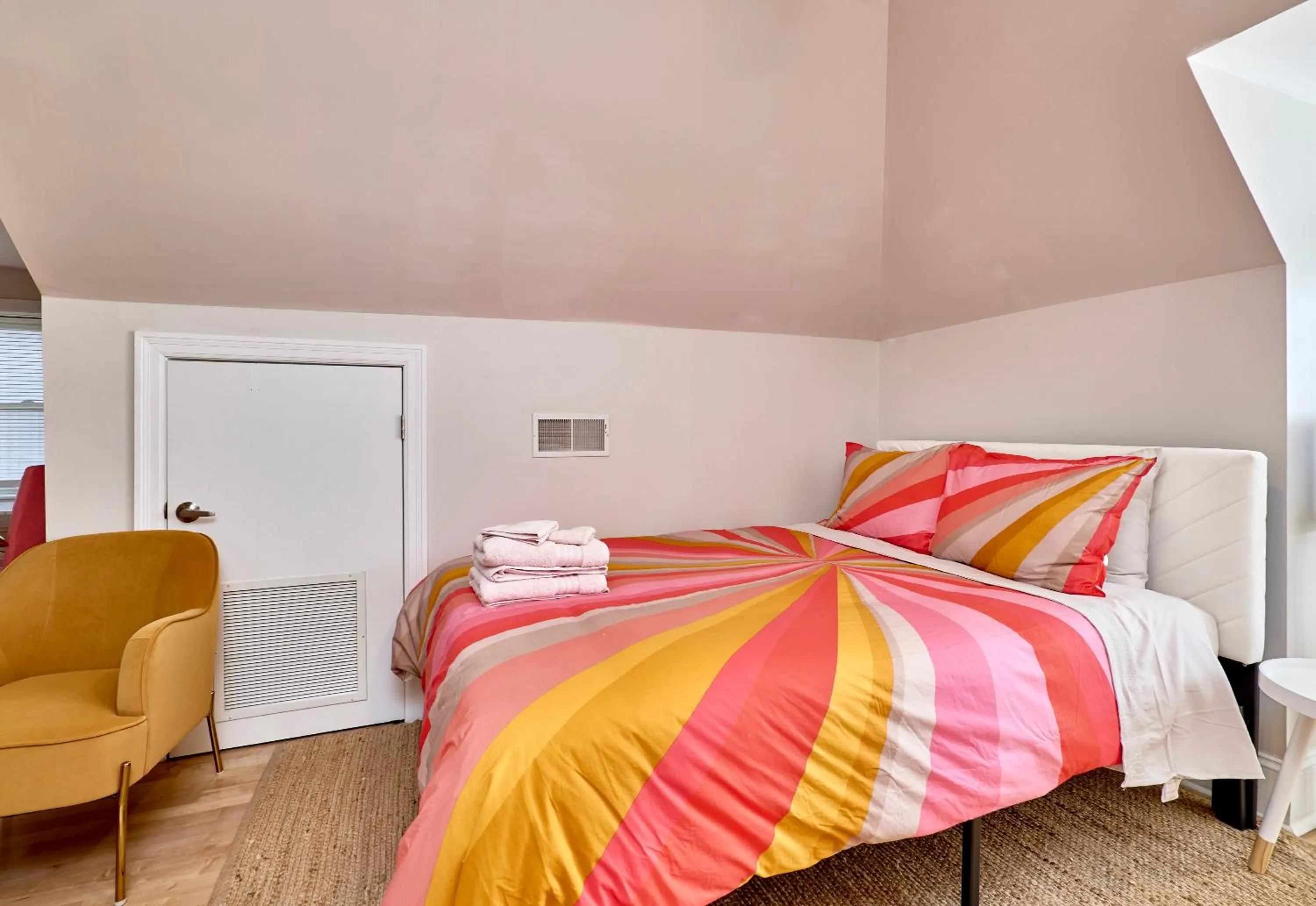 Bed in WhiteHouse at Grand Central