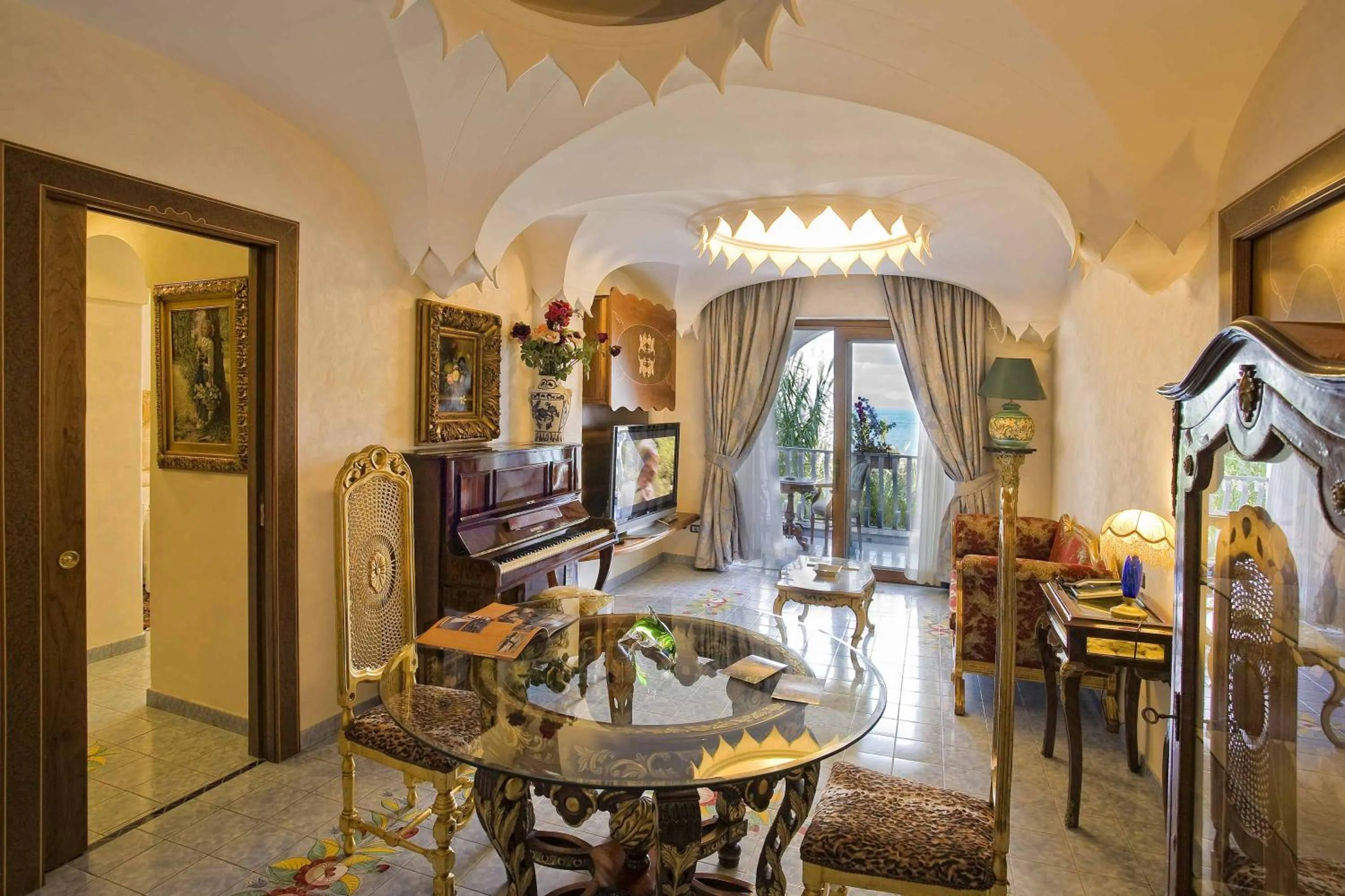 Living room in Strand Hotel Delfini