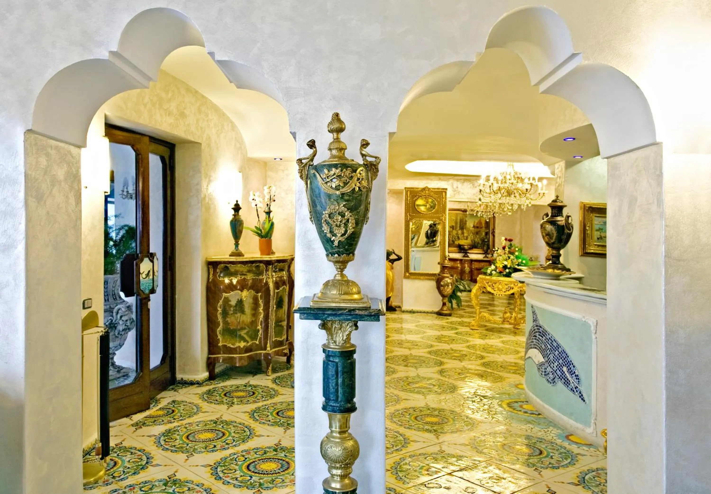 Lobby or reception in Strand Hotel Delfini