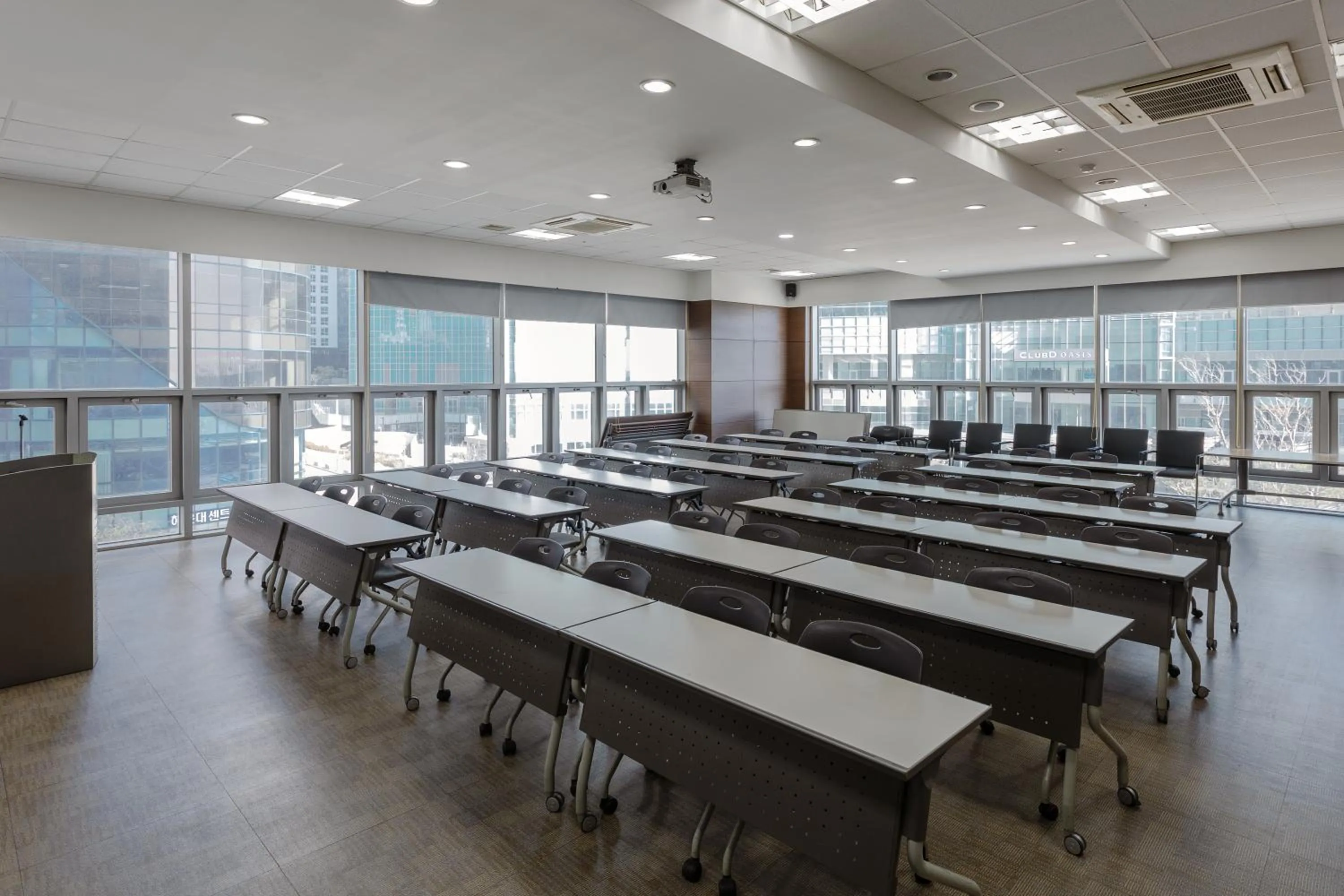 Property building in Pale De Cz Condo