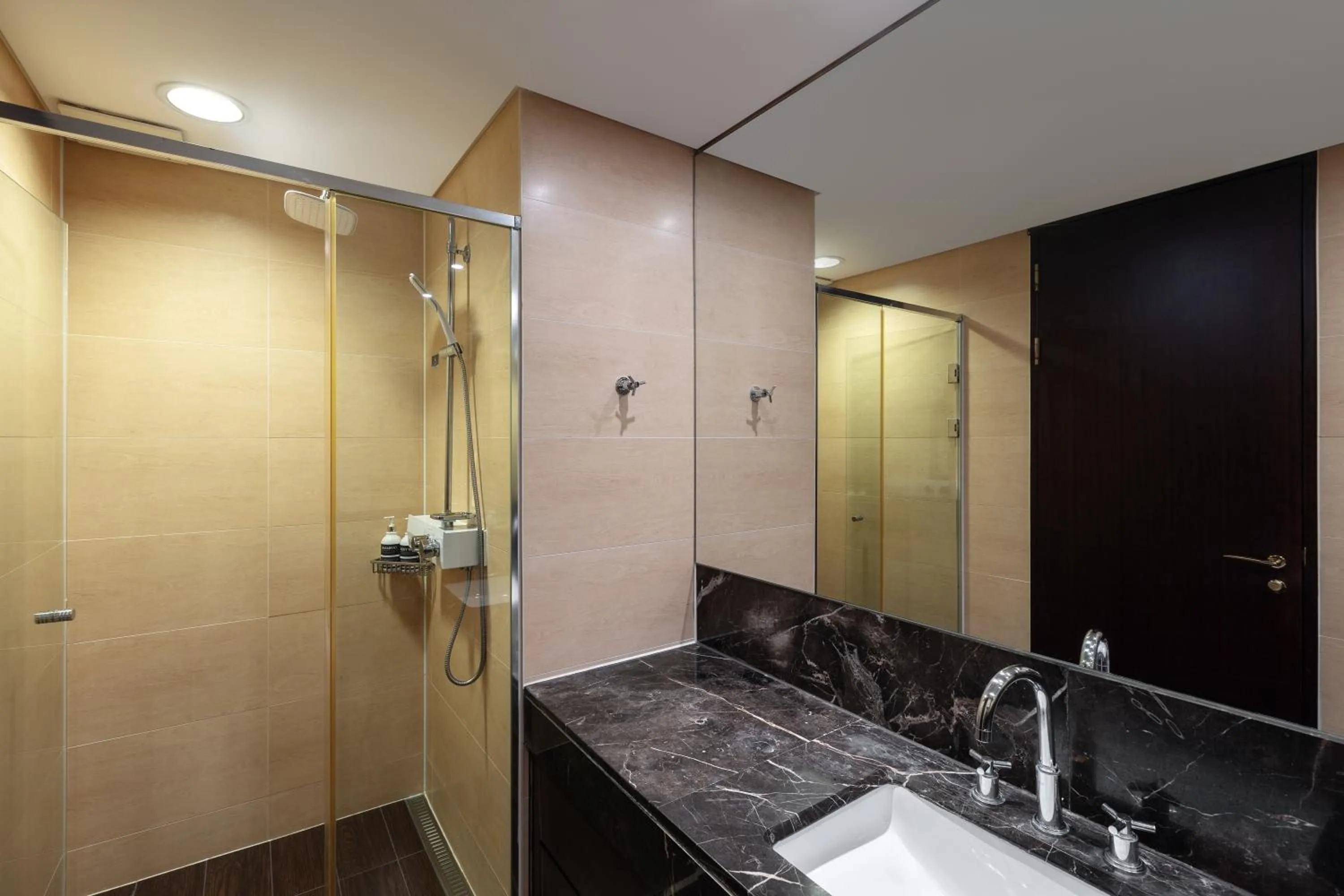 Bathroom in Pale De Cz Condo