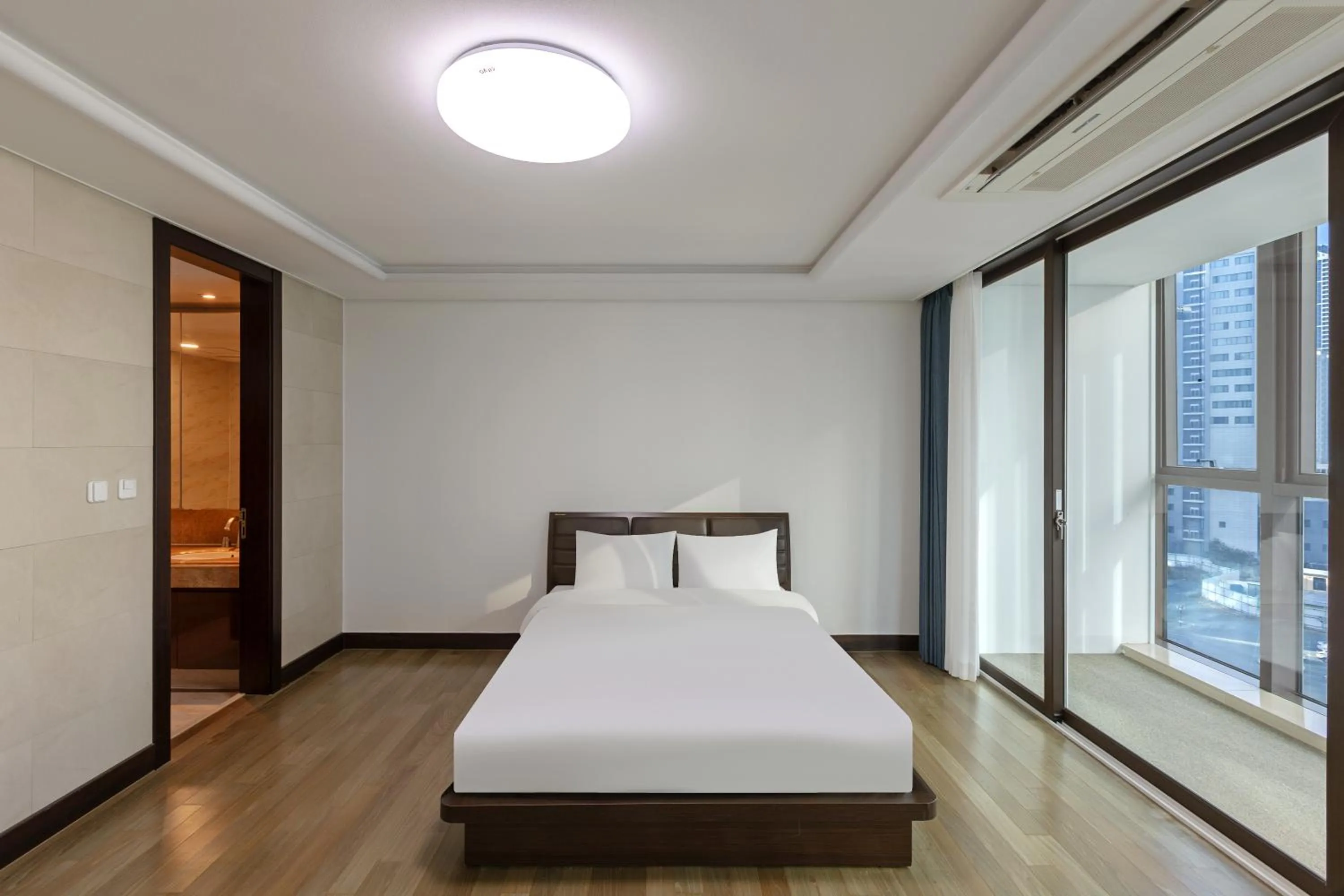 Bedroom, Bed in Pale De Cz Condo