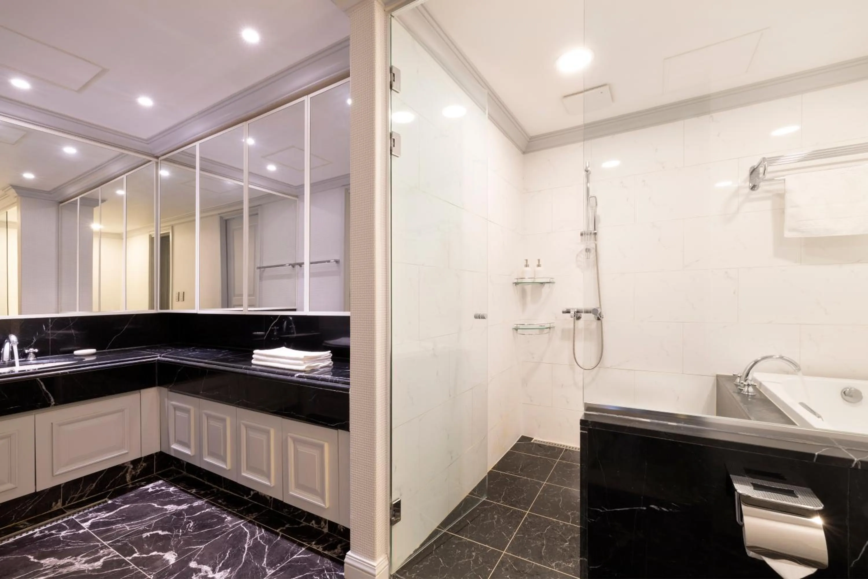 Photo of the whole room in Pale De Cz Condo