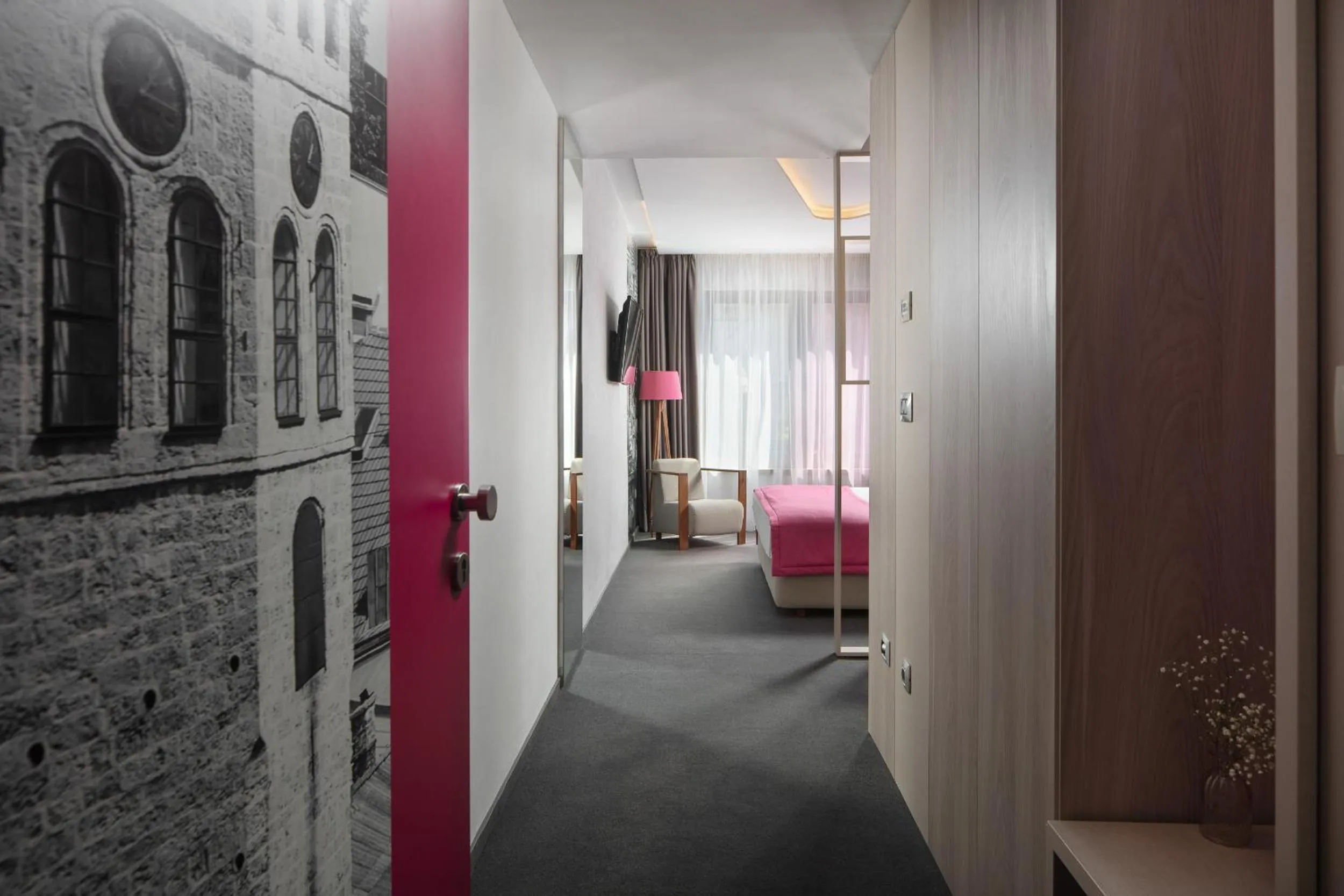 Bed in Hotel Colors Inn