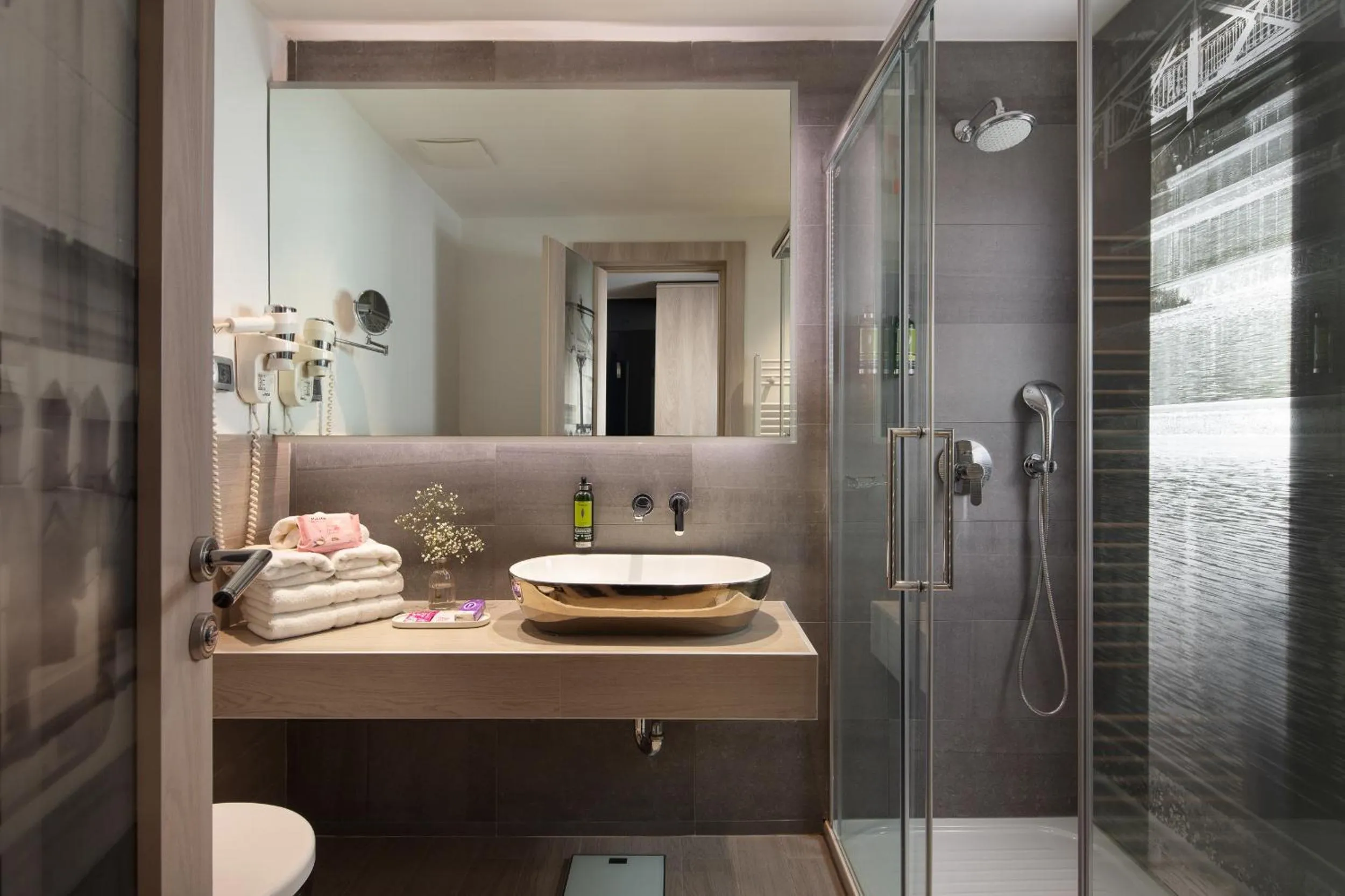 Bathroom in Hotel Colors Inn