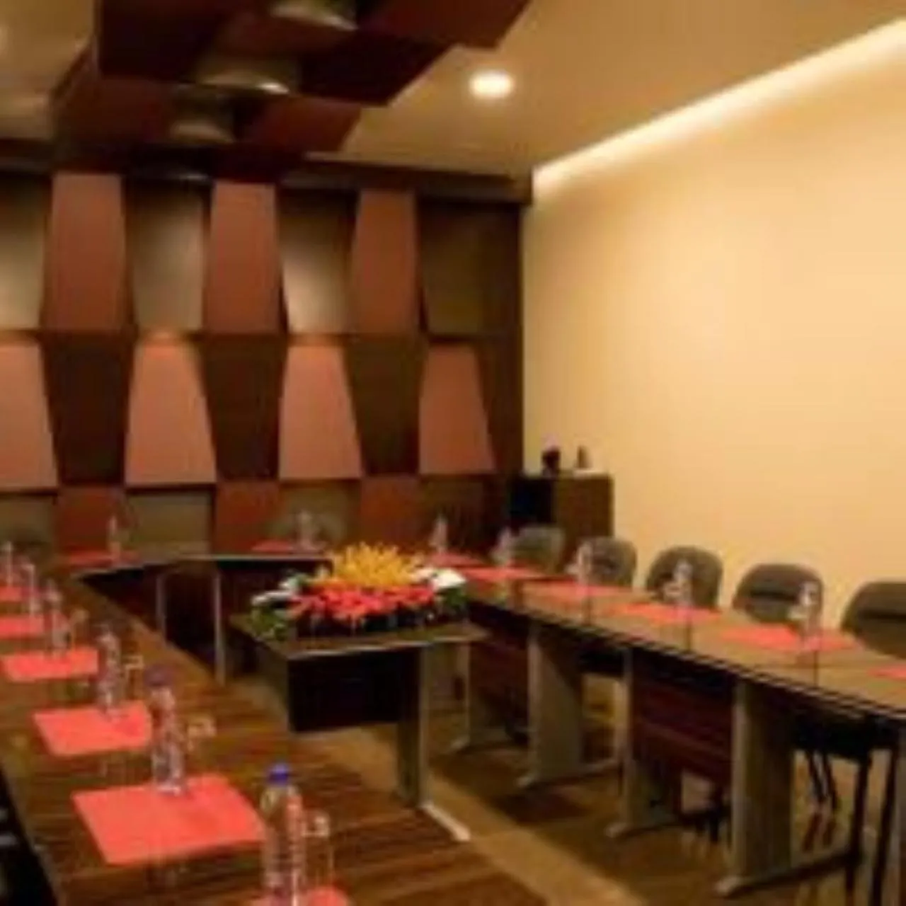 Meeting/conference room in Home Suites Boutique Hotel Freetown