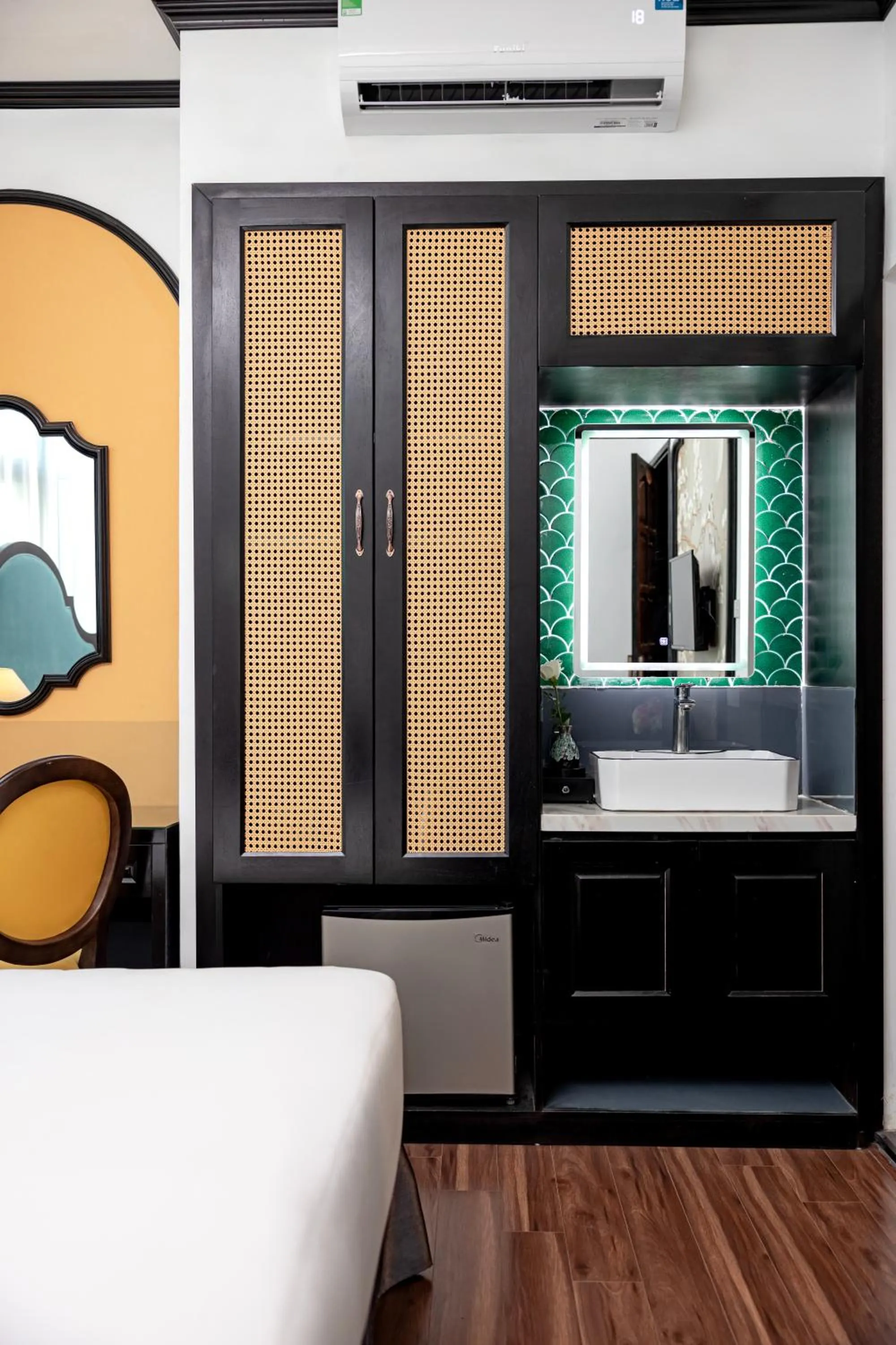 Photo of the whole room, Bed in Hanoi Elpis Hotel & Spa