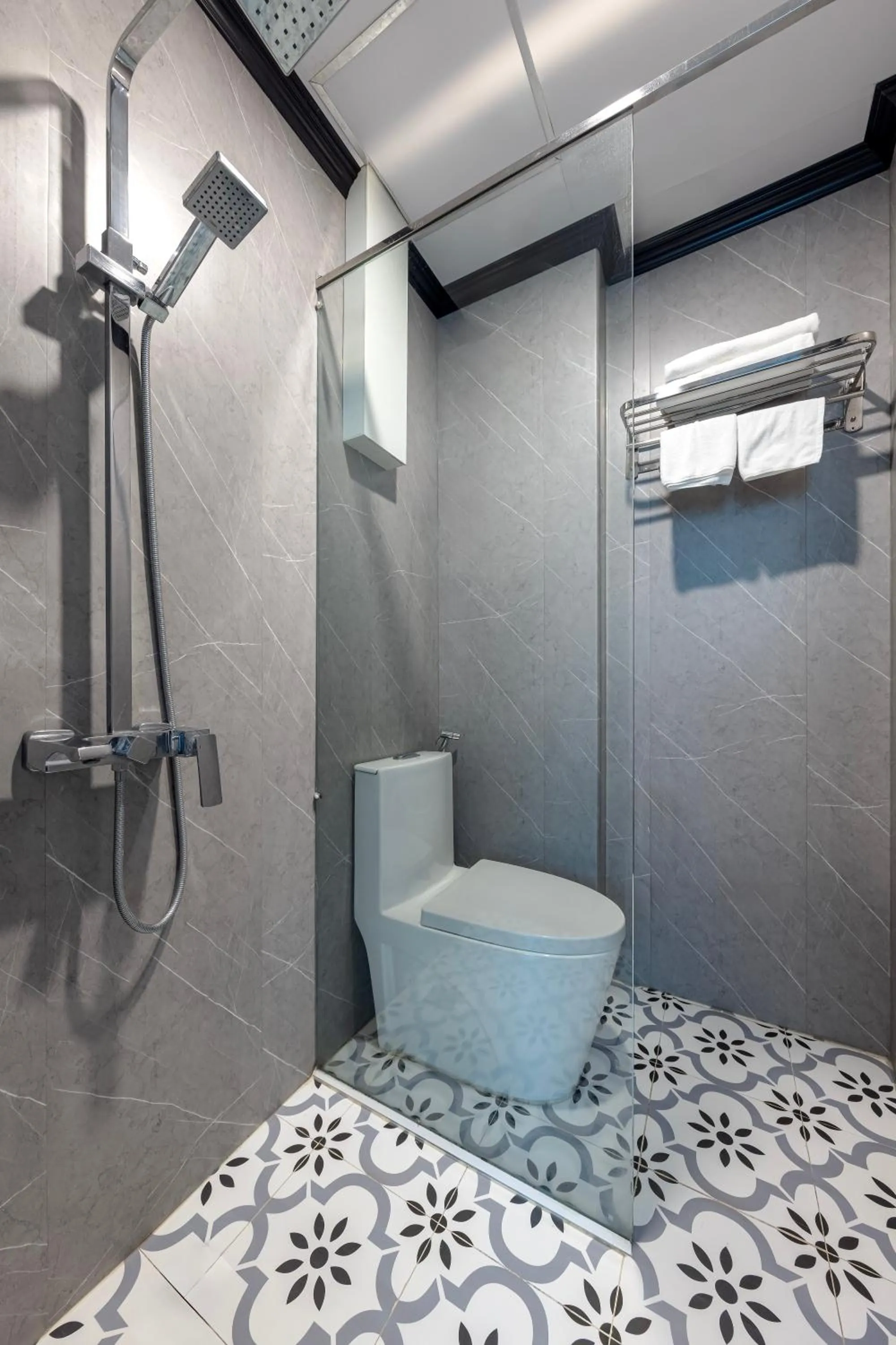 Shower in Hanoi Elpis Hotel & Spa