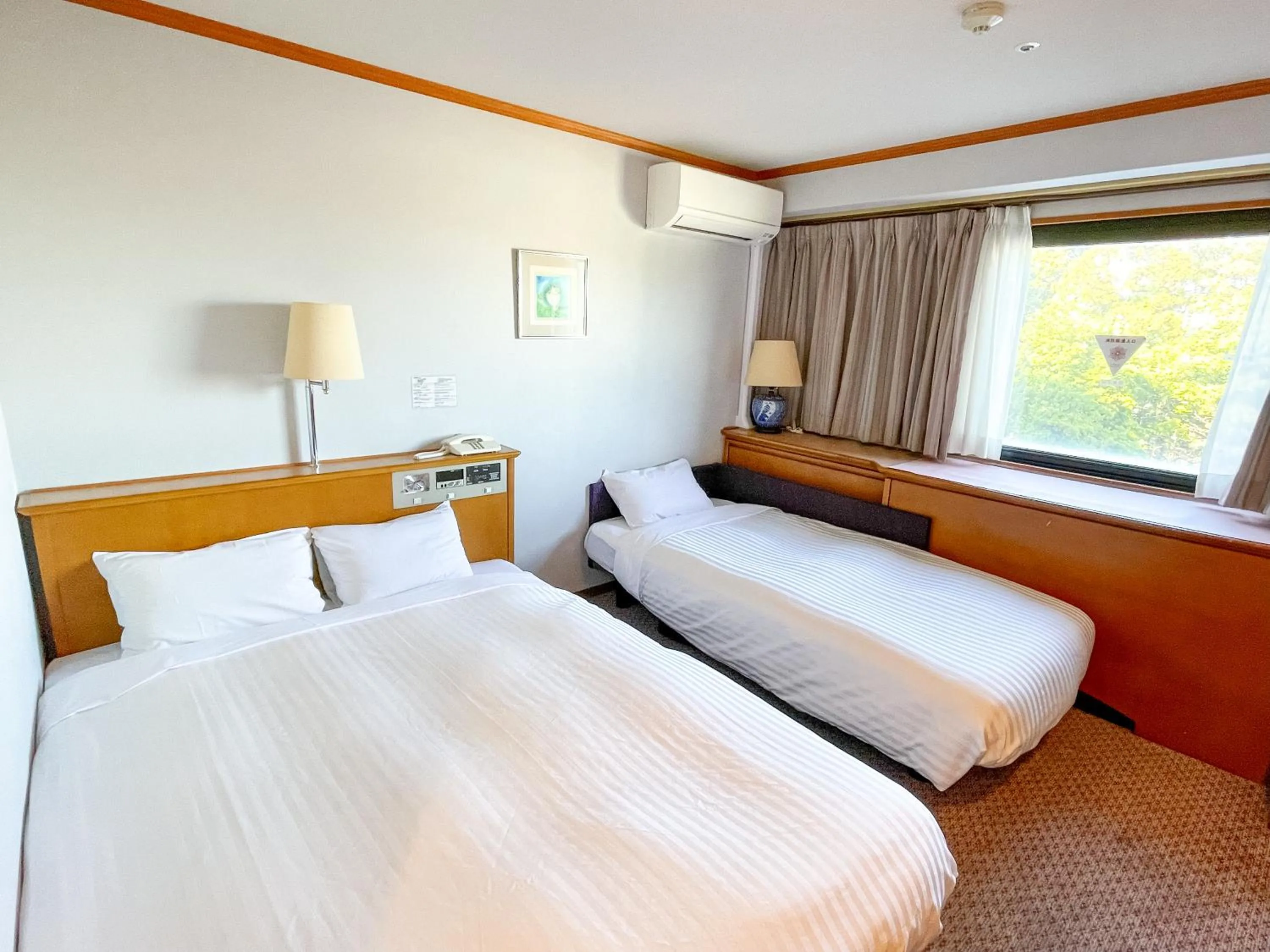 Photo of the whole room, Bed in Hotel Castle Inn Ise