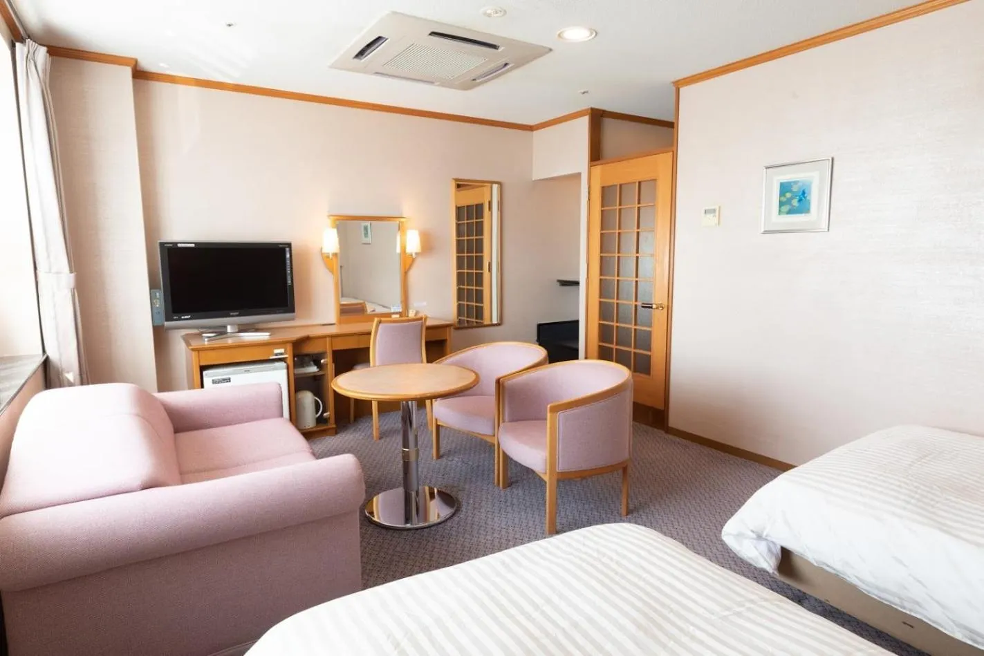 Photo of the whole room, Bed in Hotel Castle Inn Ise