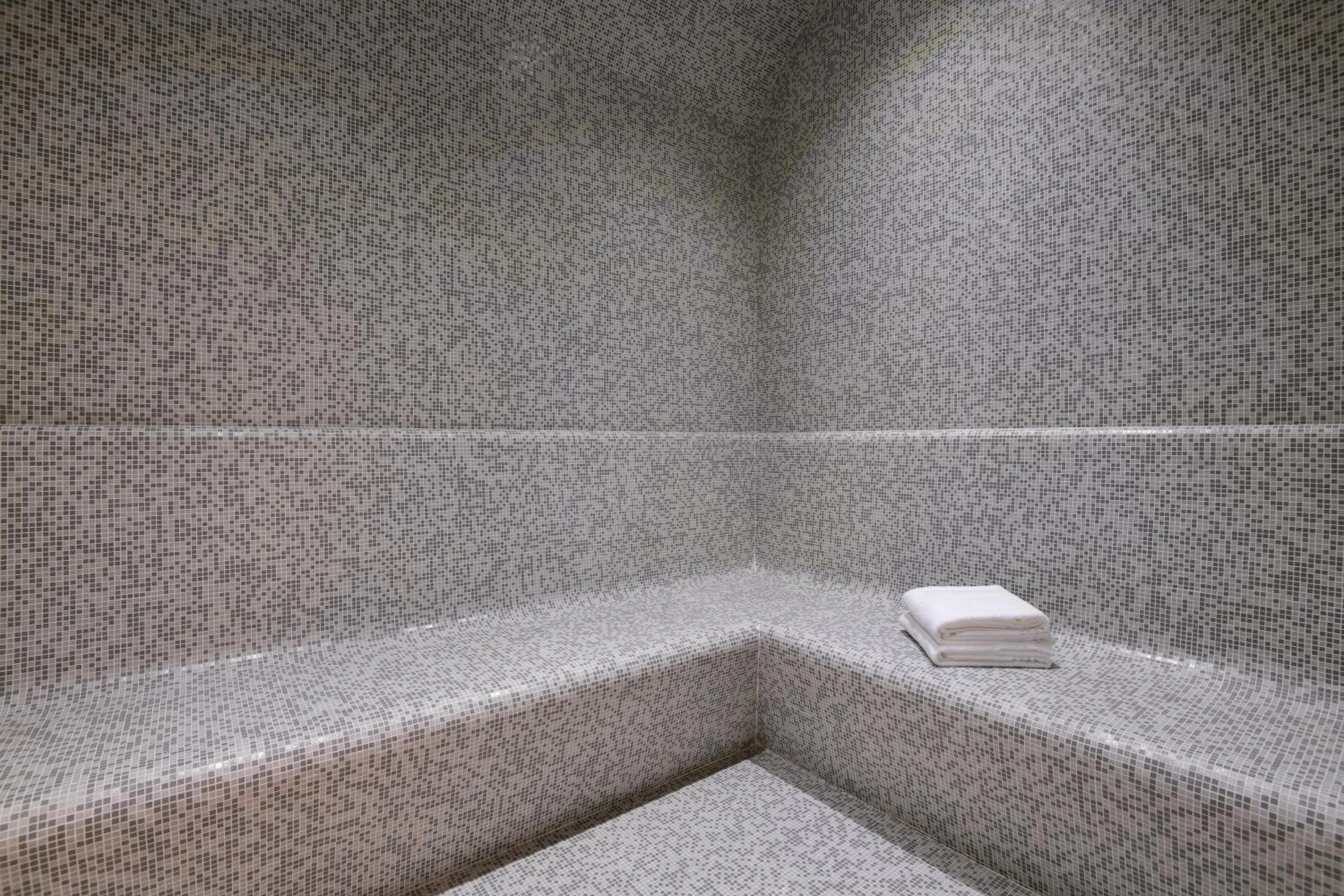 Steam room in Le Mirage Downtown