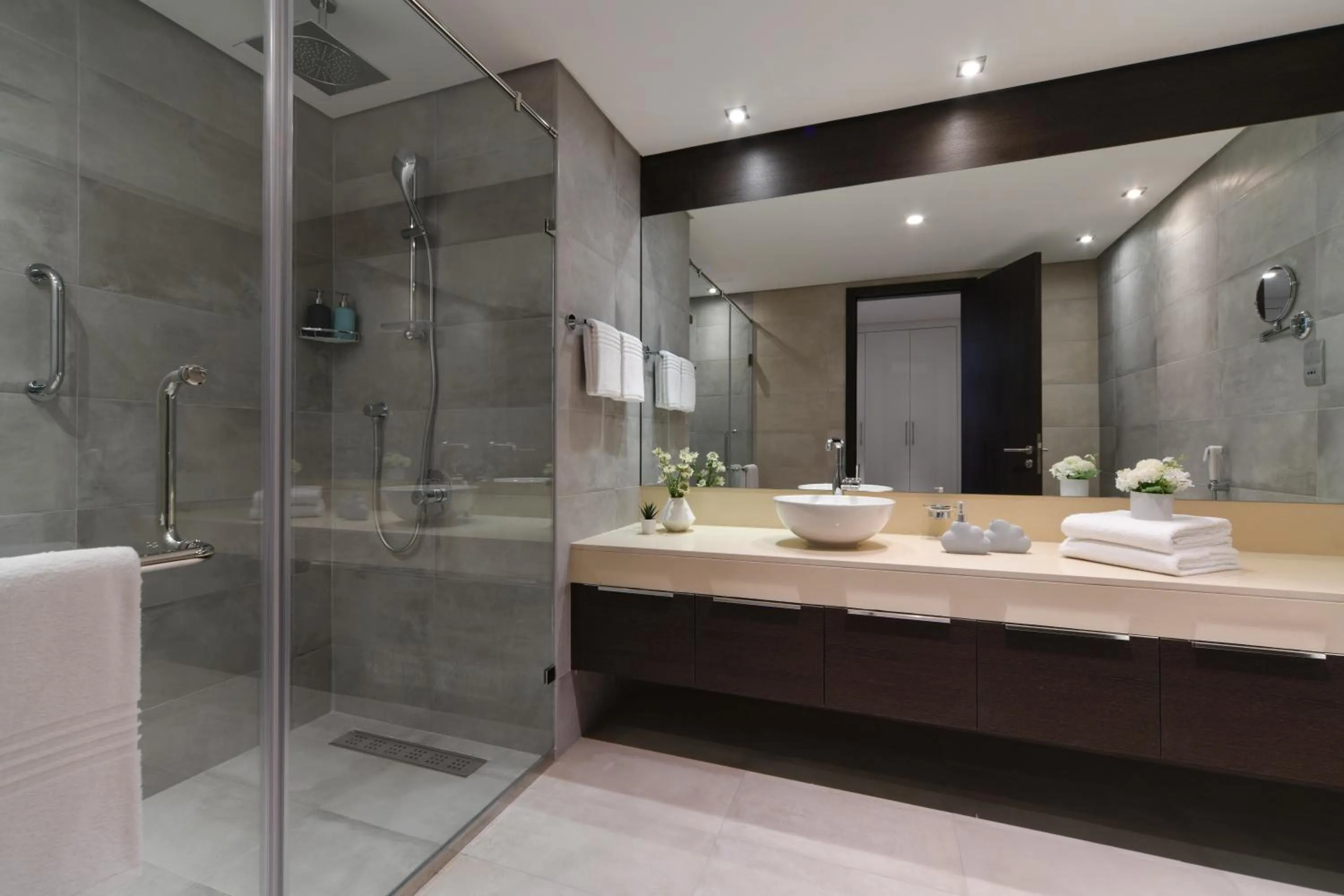 Bathroom in Le Mirage Downtown