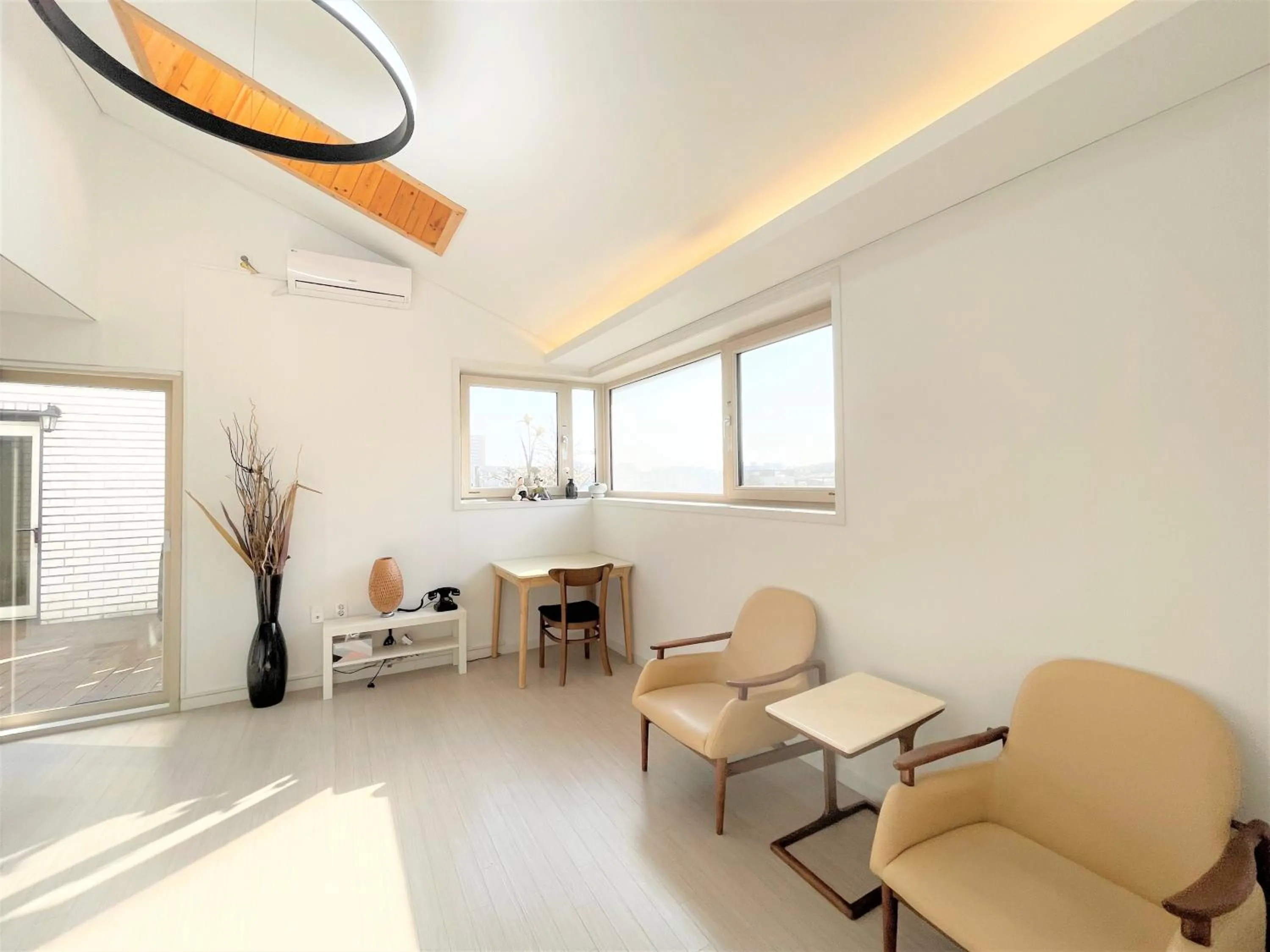 Property building in Koin Guesthouse Incheon airport