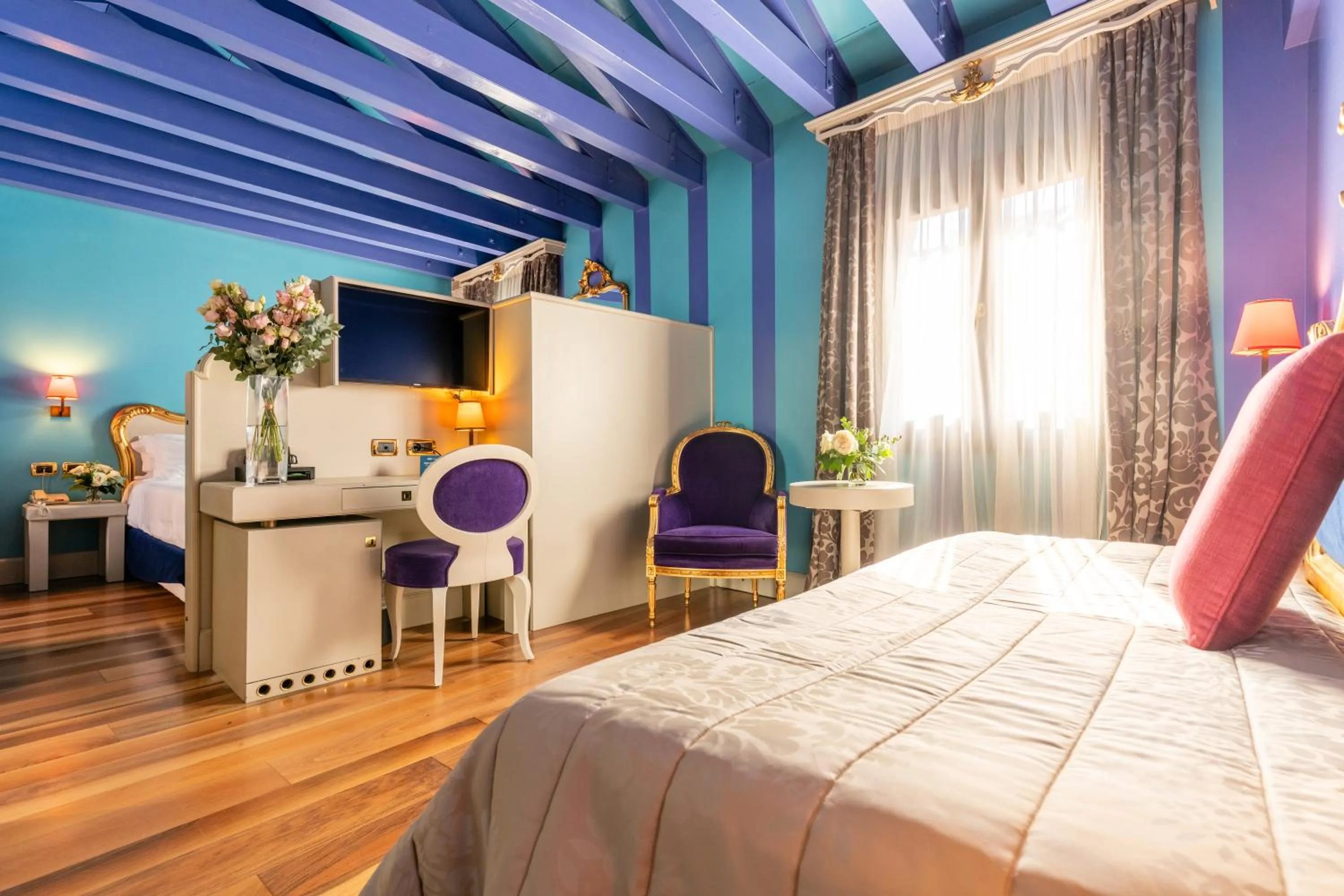 Photo of the whole room, Bed in Hotel Ca' Zusto Venezia