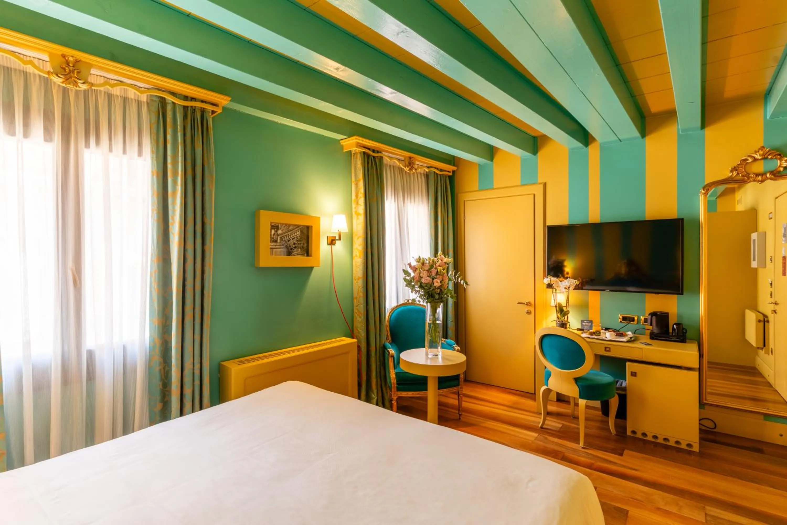 Photo of the whole room, Bed in Hotel Ca' Zusto Venezia