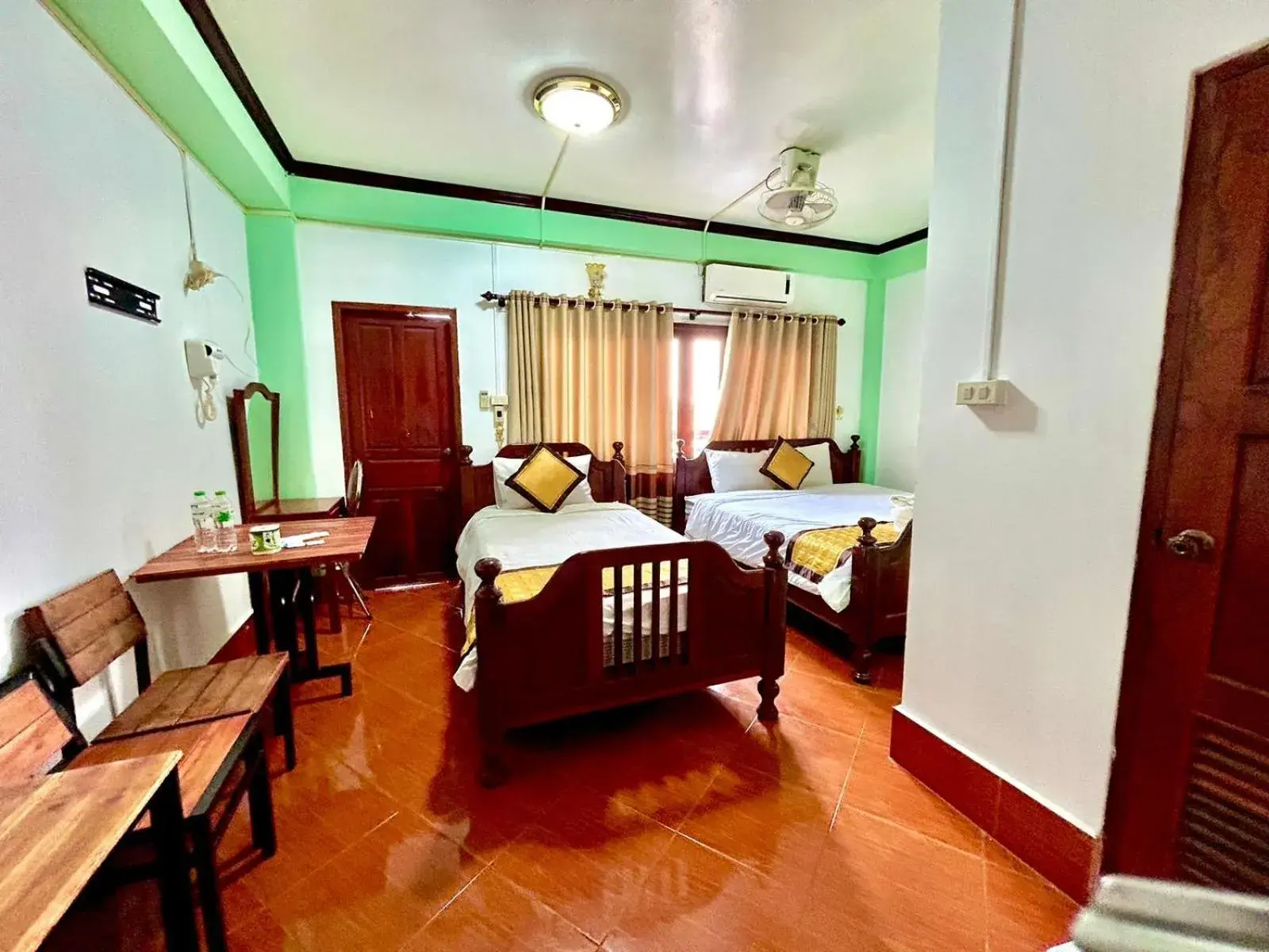 Triple Room with City View in Bountang Mountain View Riverside Hotel Triple Room with City View in Bountang Mountain View Riverside Hotel