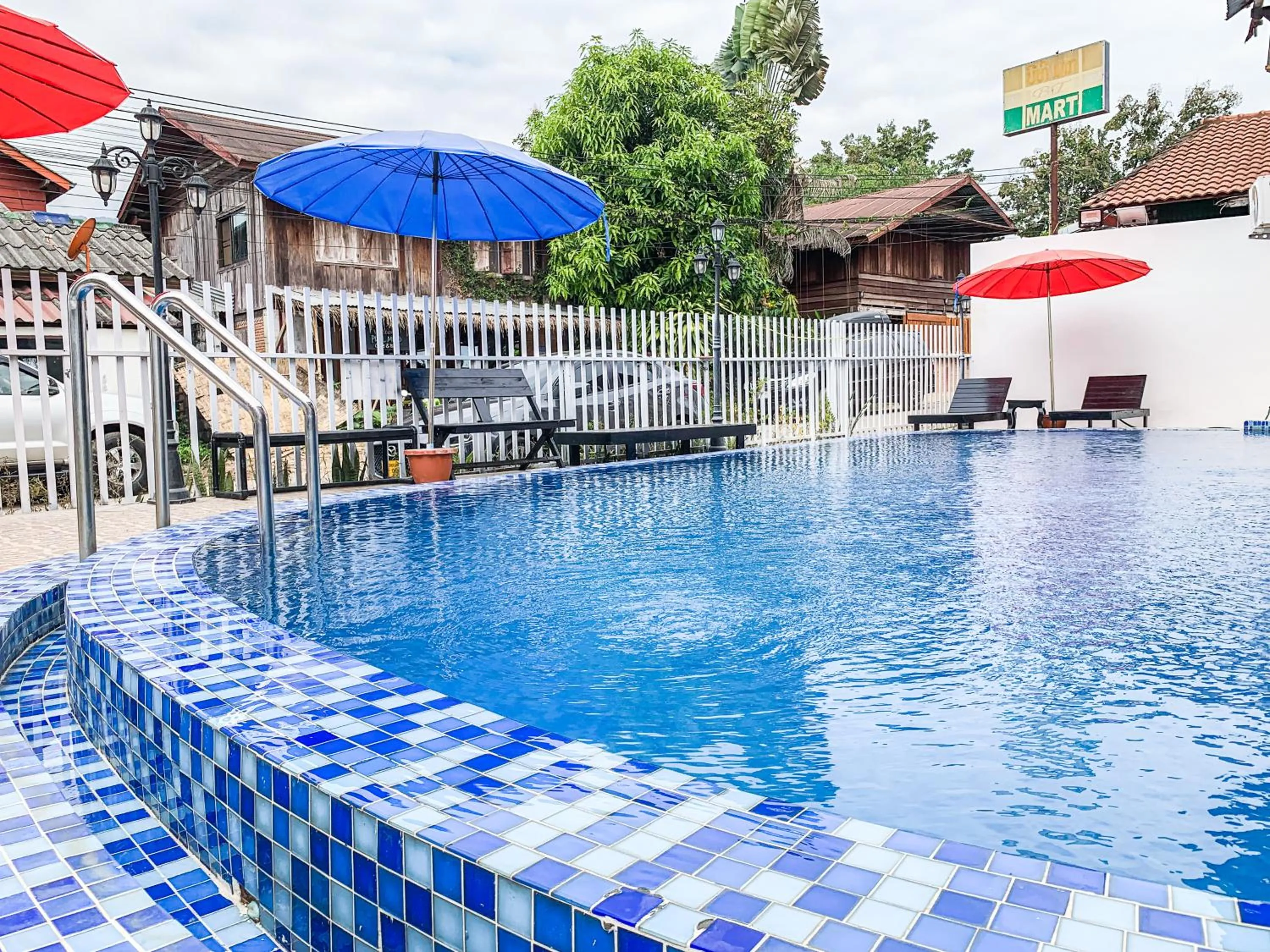 Swimming pool in Bountang Mountain View Riverside Hotel