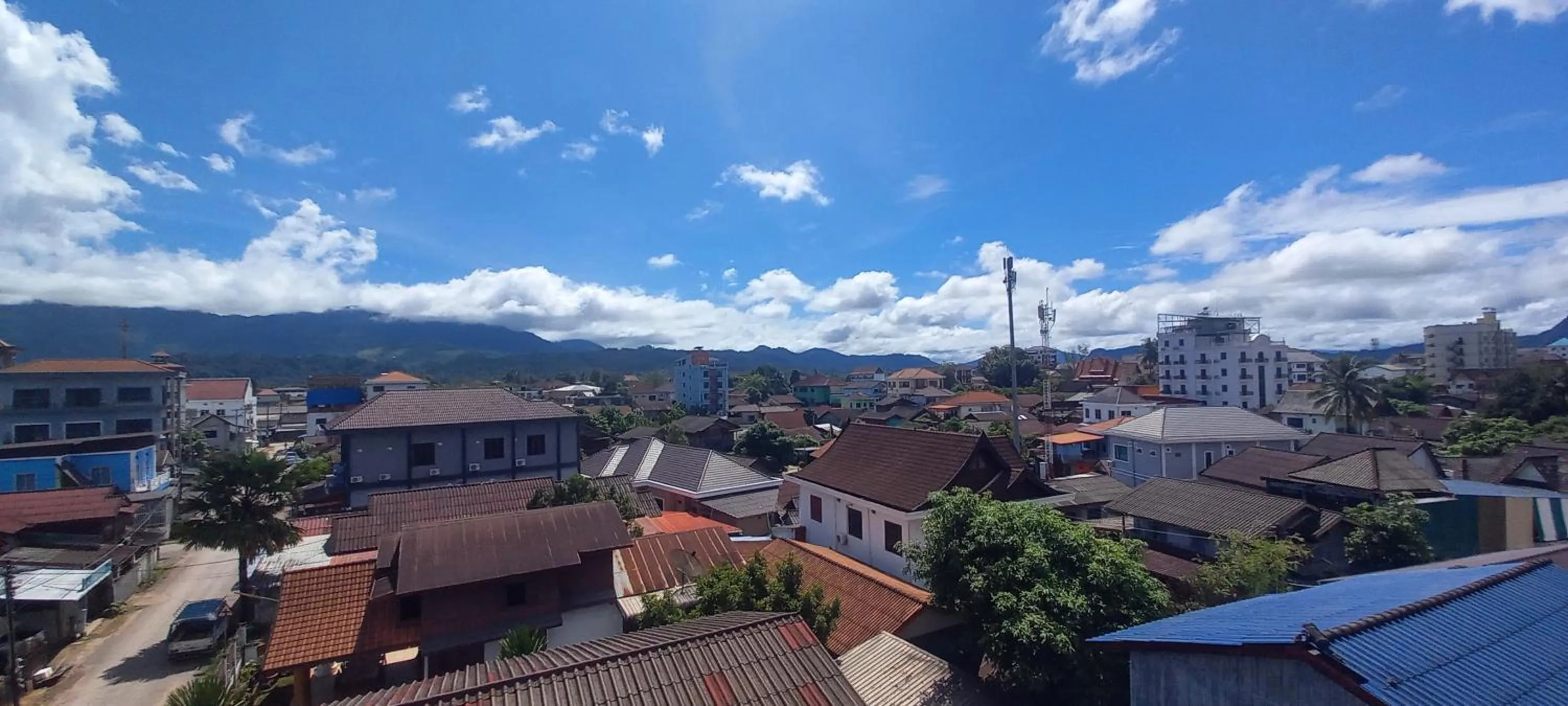 Bountang Mountain View Riverside Hotel