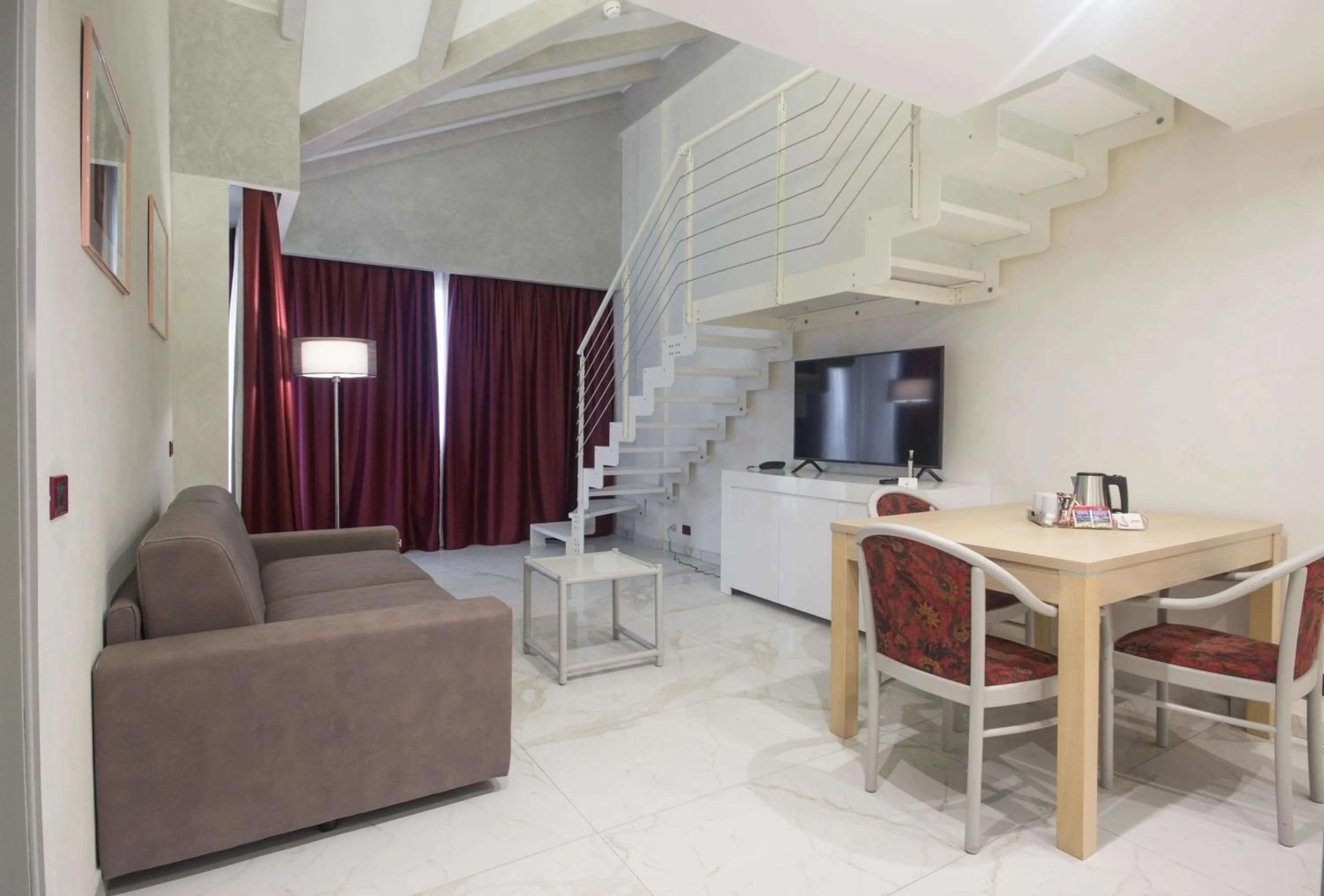 TV and multimedia in Best Western Modena District