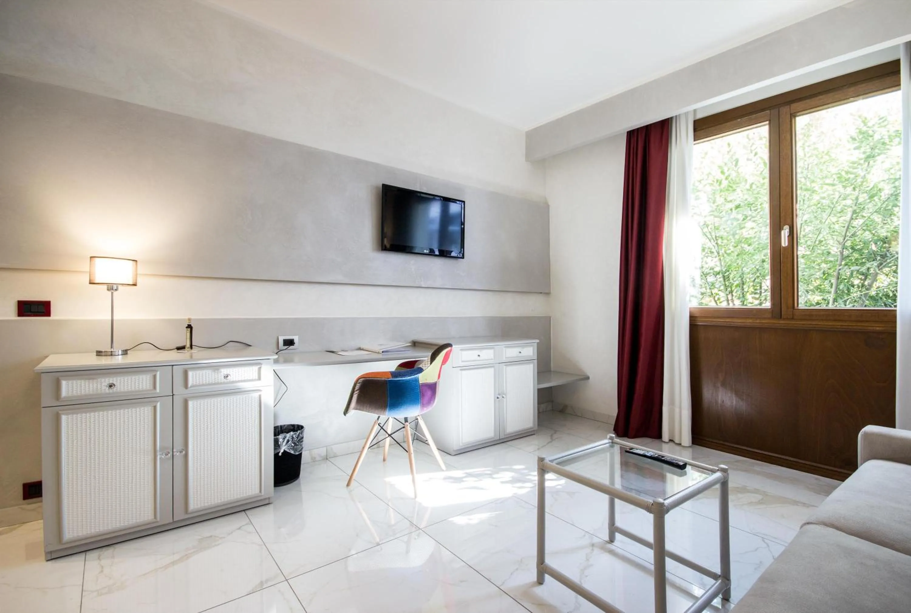 TV and multimedia in Best Western Modena District