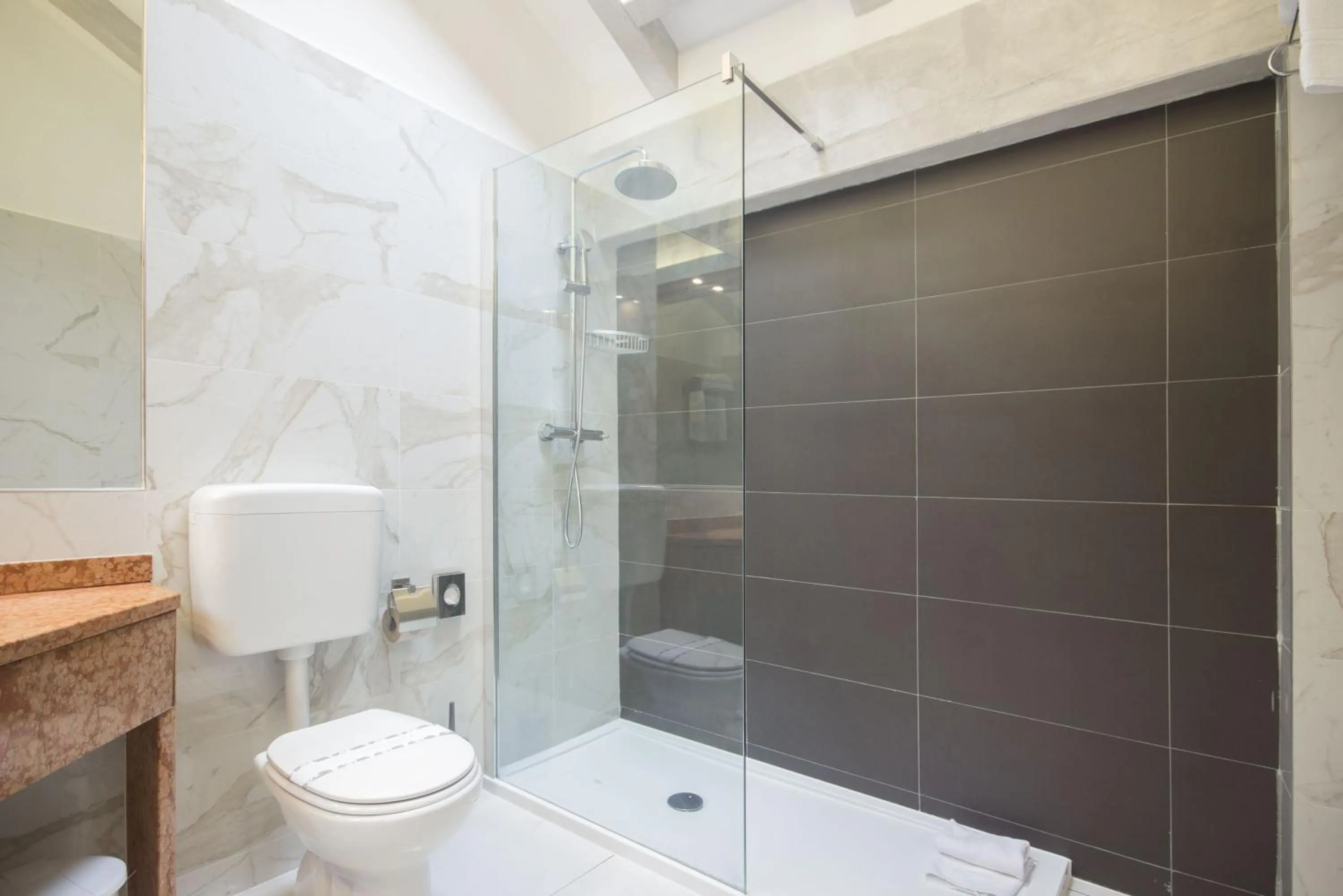 Shower in Best Western Modena District