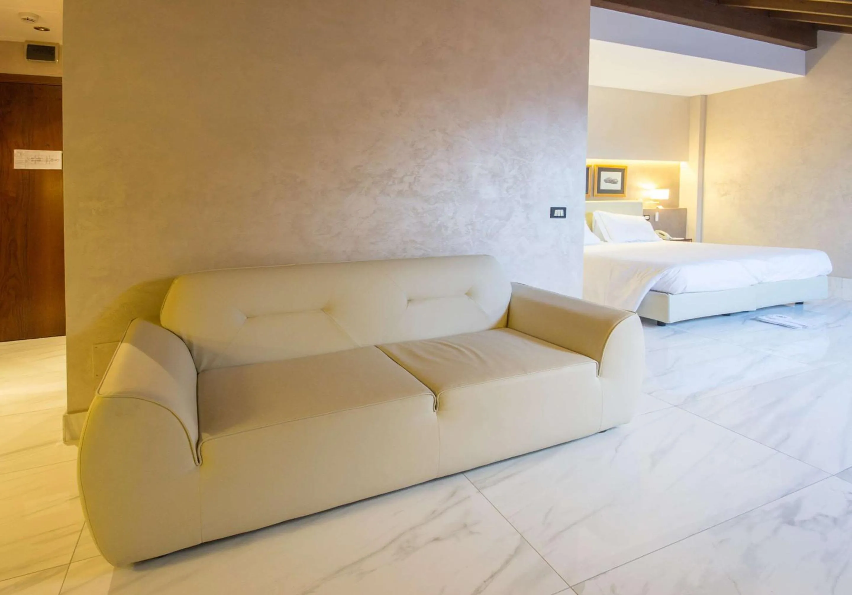 TV and multimedia in Best Western Modena District